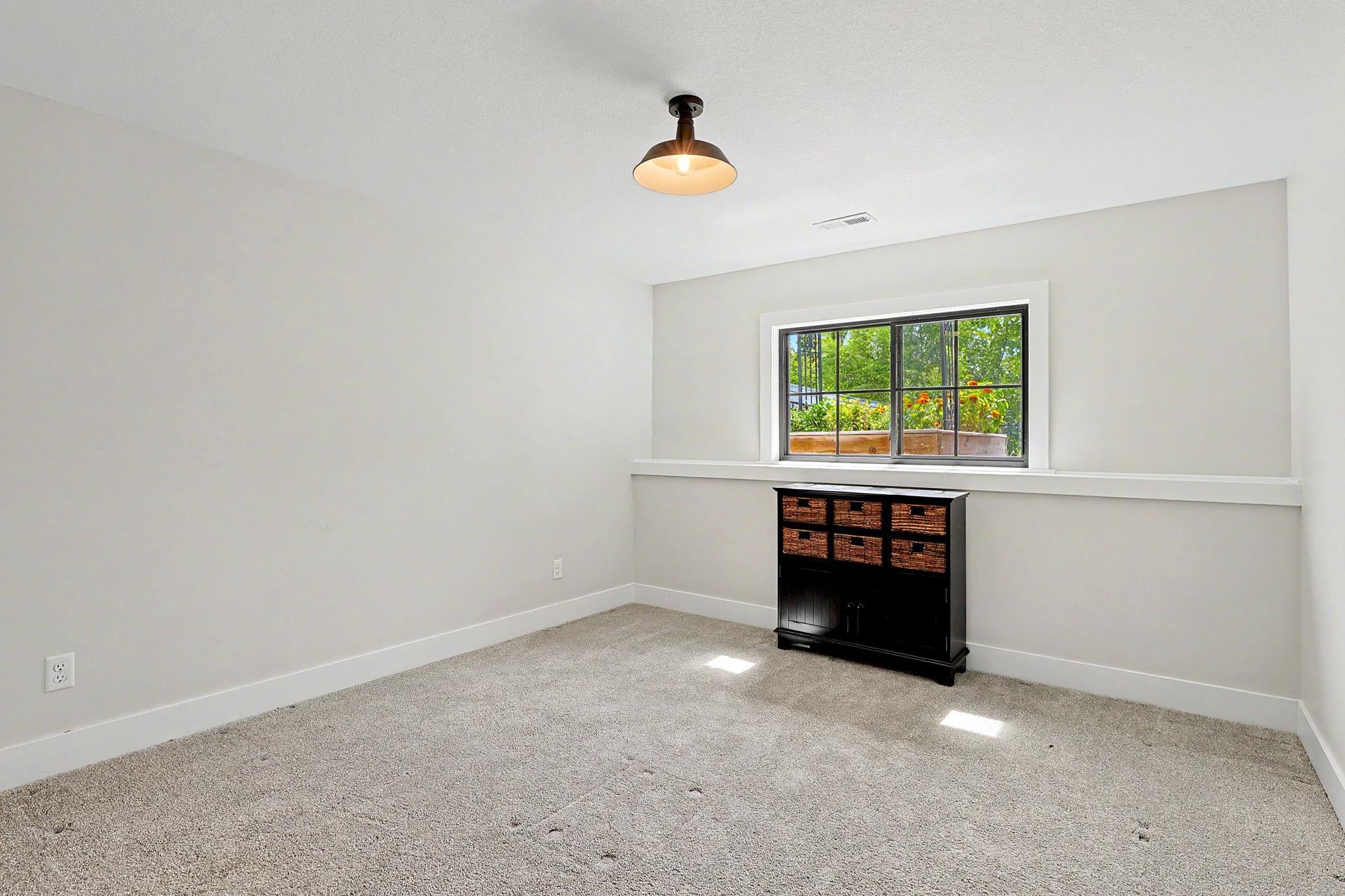 703 S Glen Wood Property Photo 24