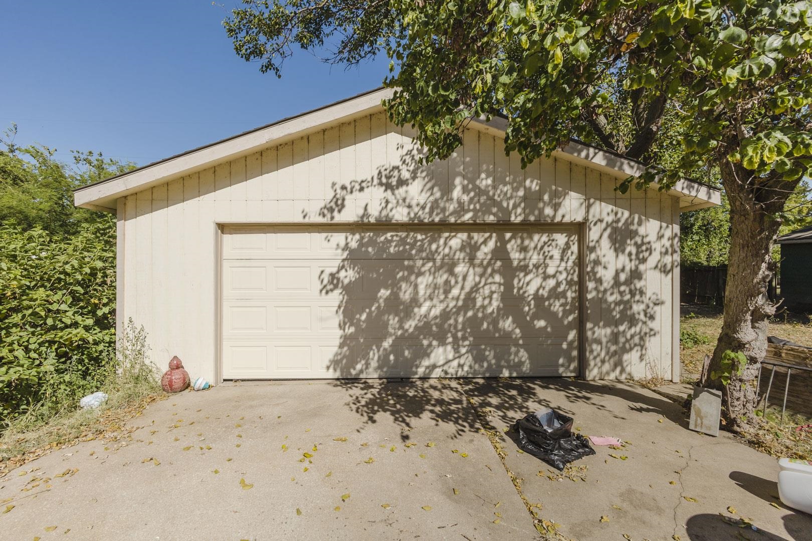 2616 S Oak Property Photo 27