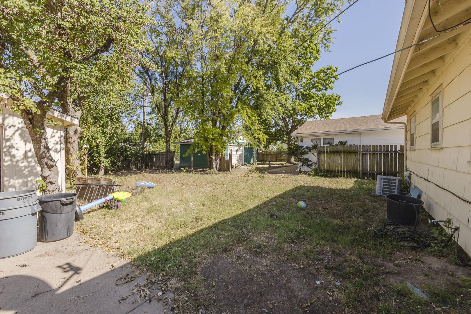 2616 S Oak Property Photo 31