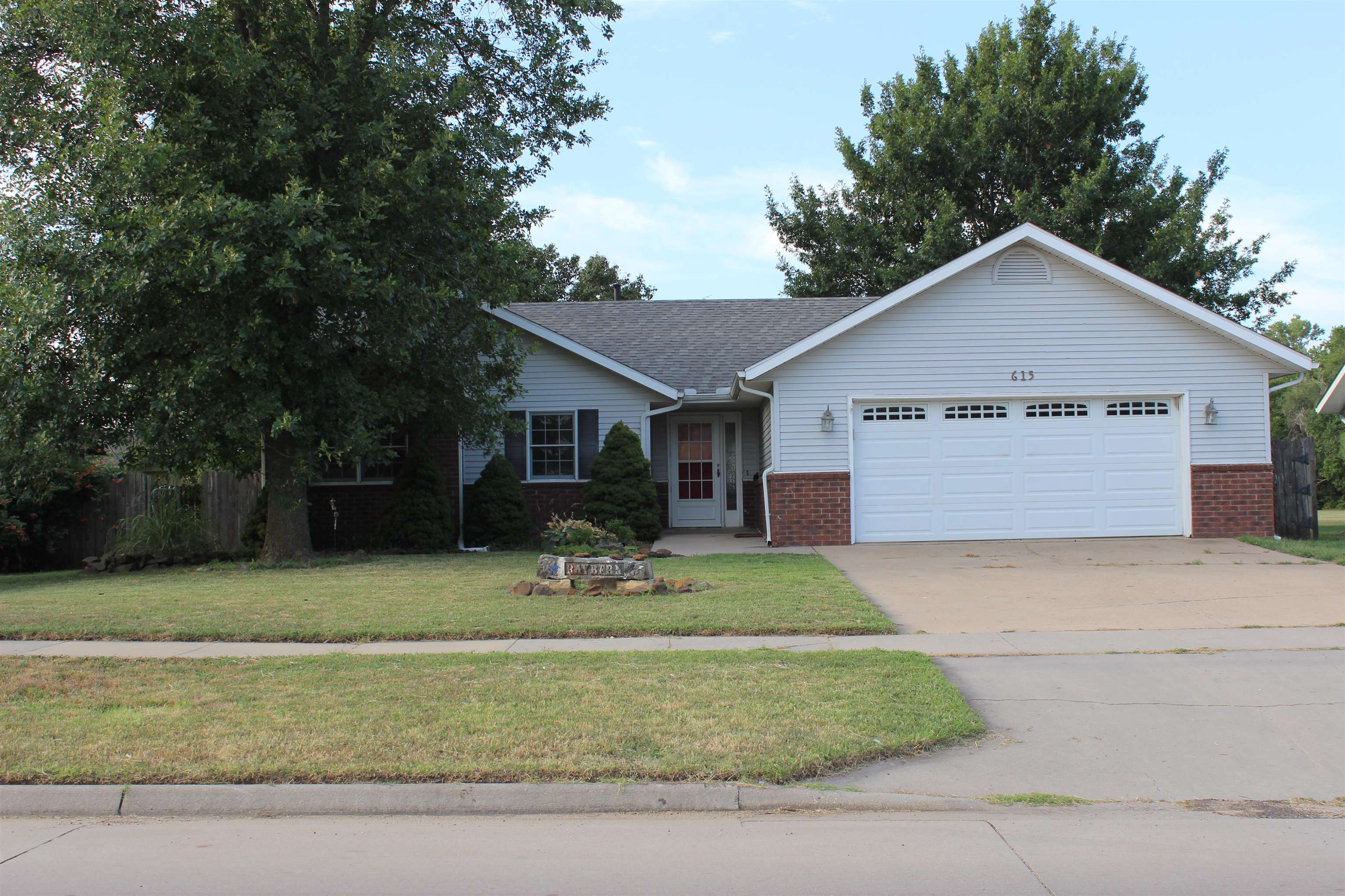 615 W Ave A Property Photo 1