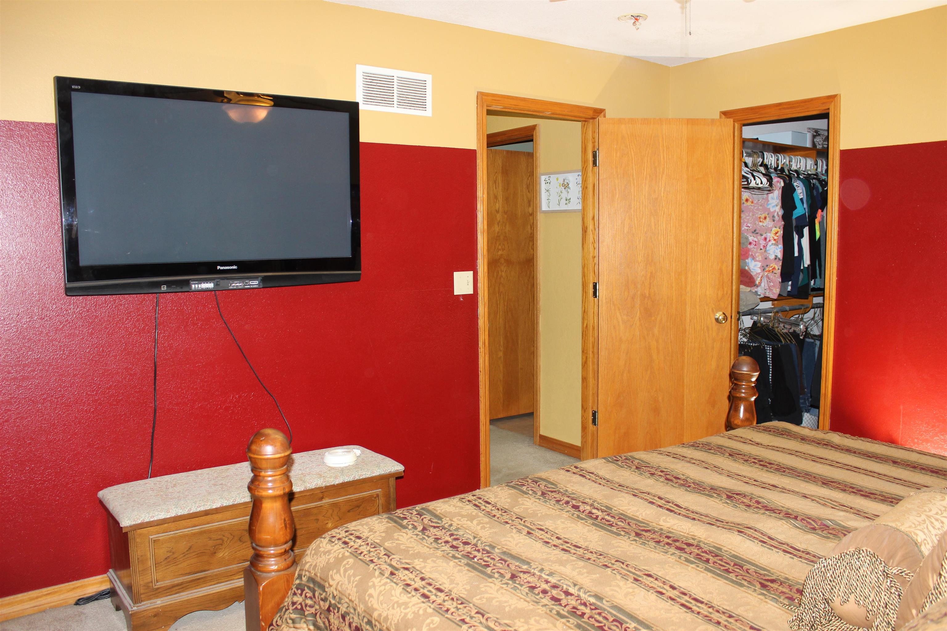 615 W Ave A Property Photo 10