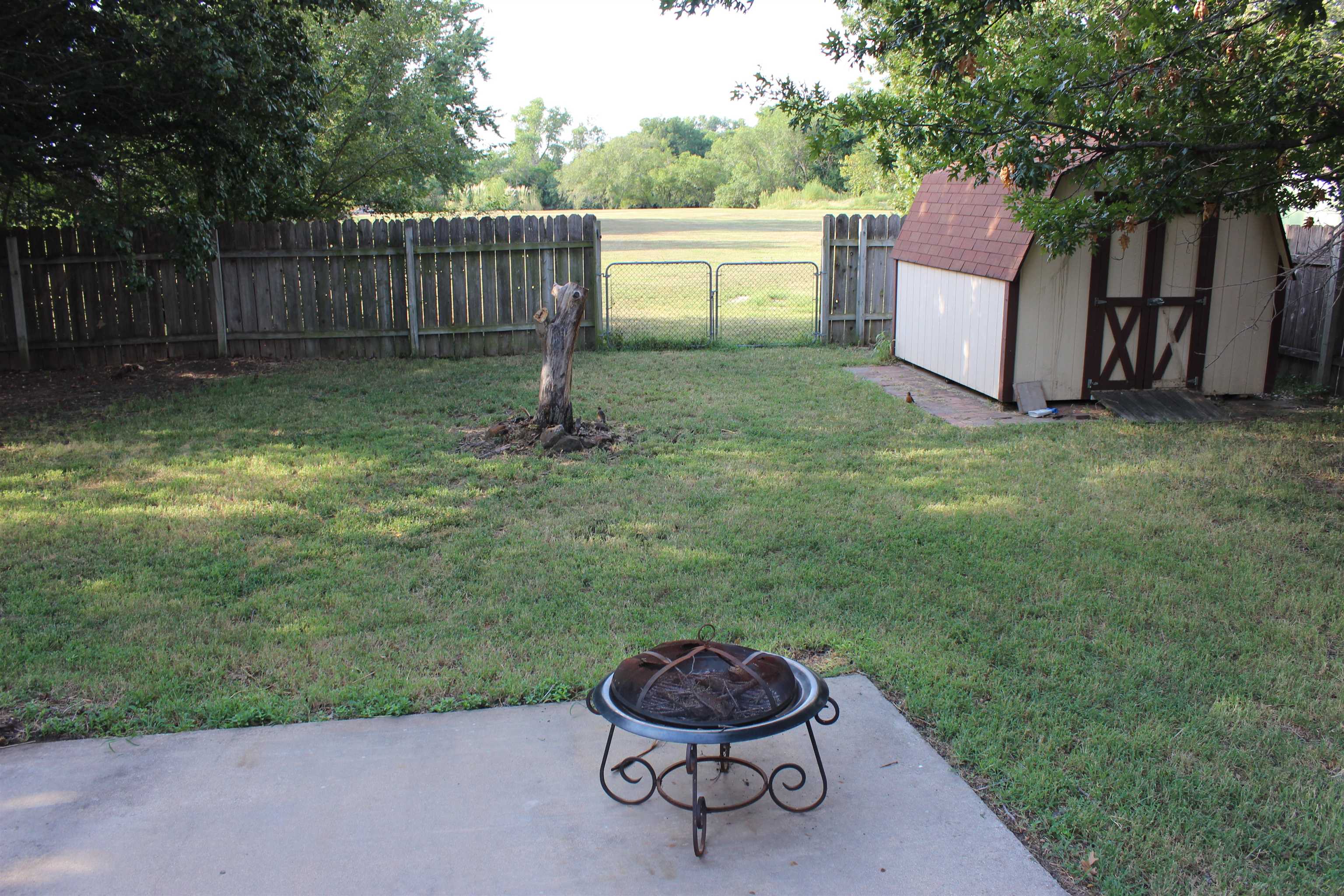615 W Ave A Property Photo 30