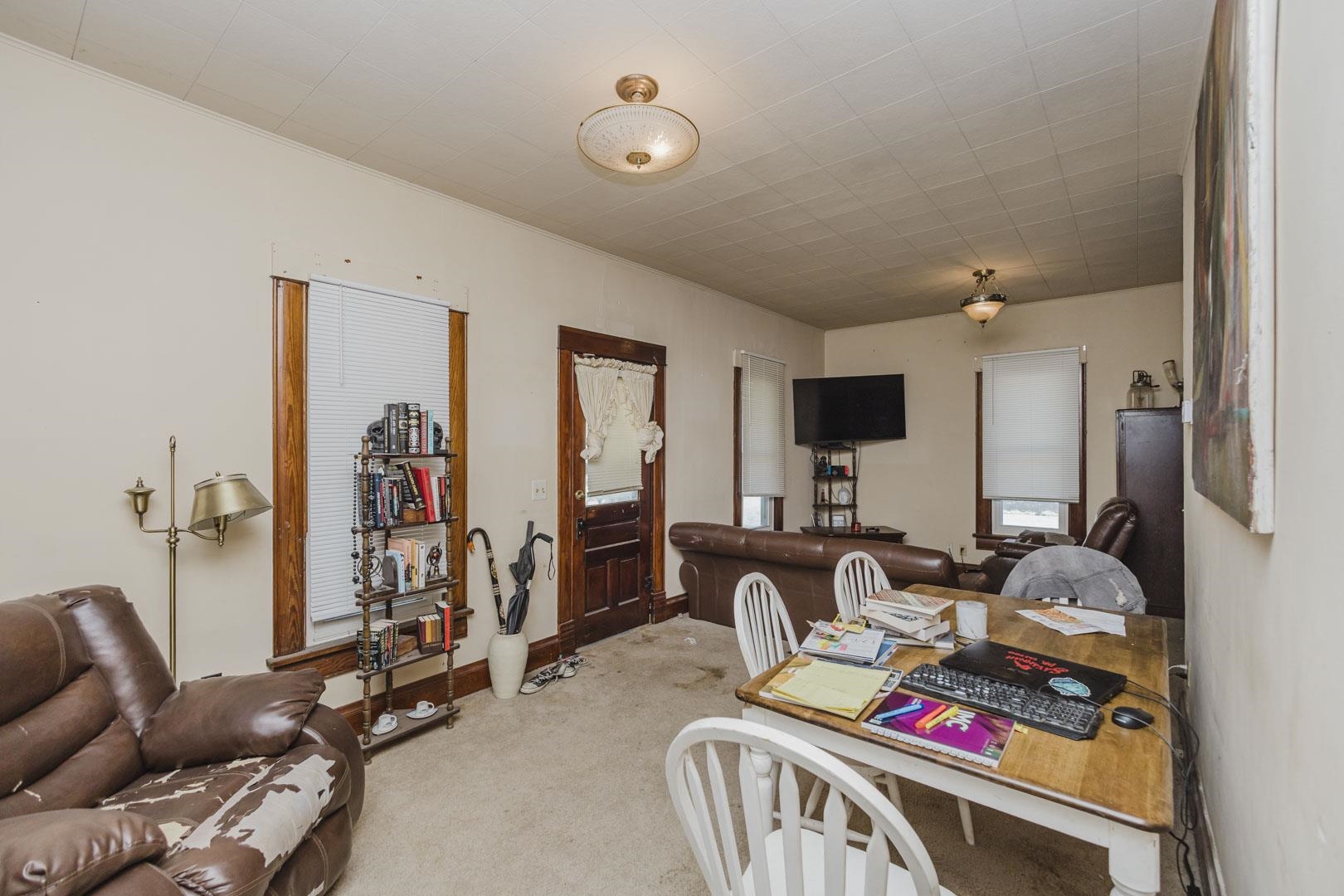 121 S Highland Property Photo 3