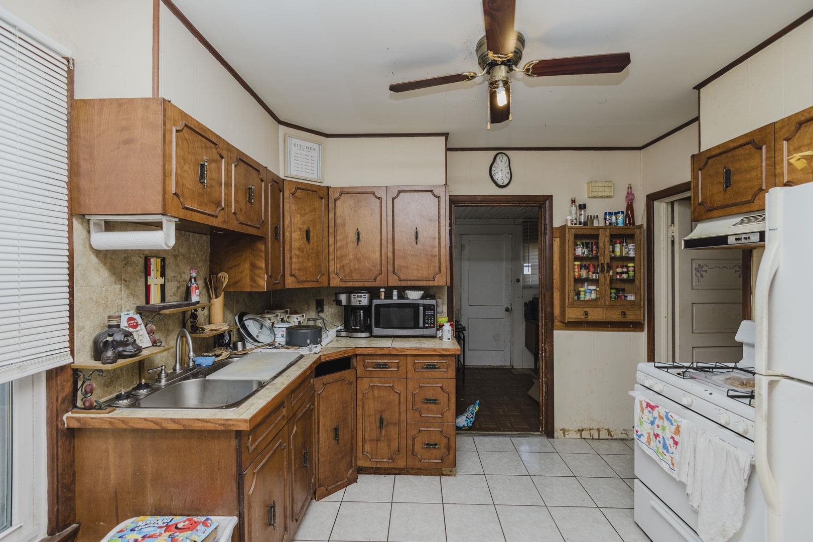 121 S Highland Property Photo 6
