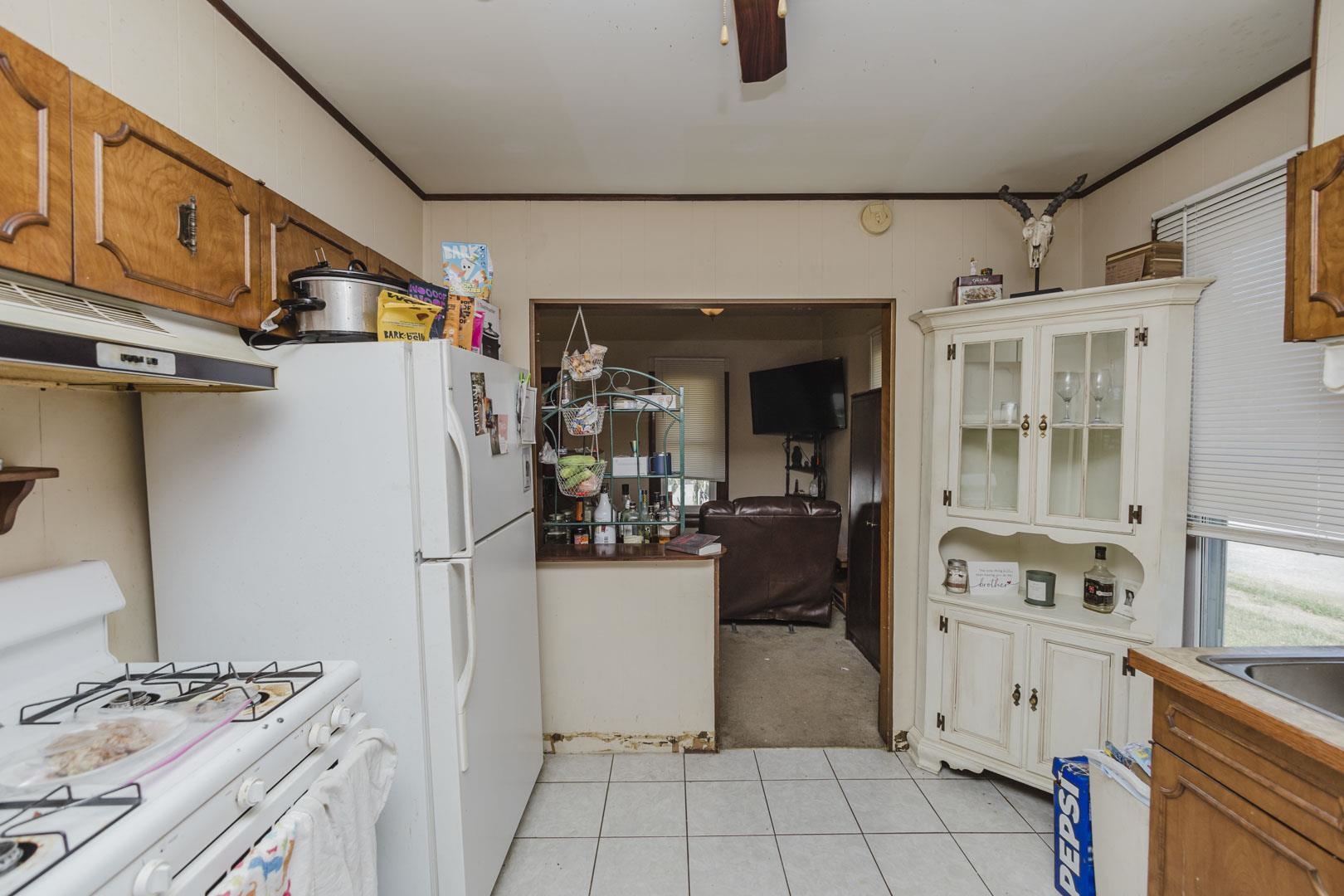 121 S Highland Property Photo 8