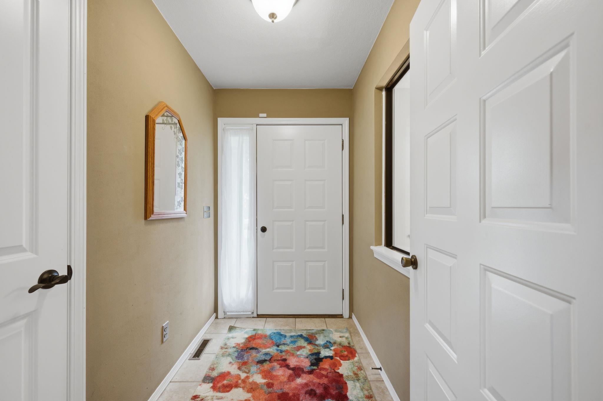 1325 N Split Rail Property Photo 3