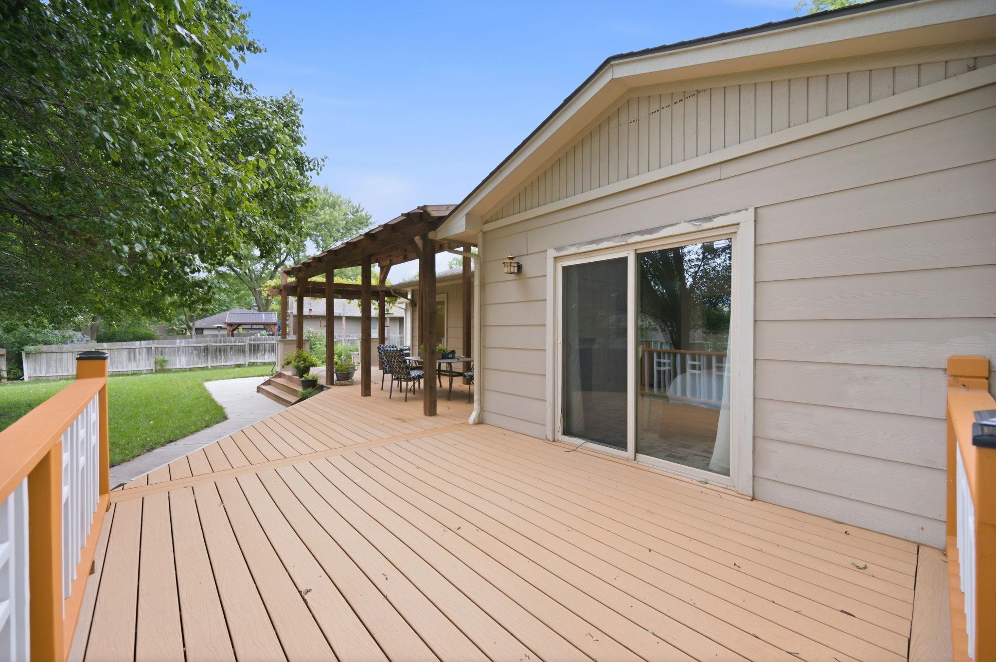 1325 N Split Rail Property Photo 27