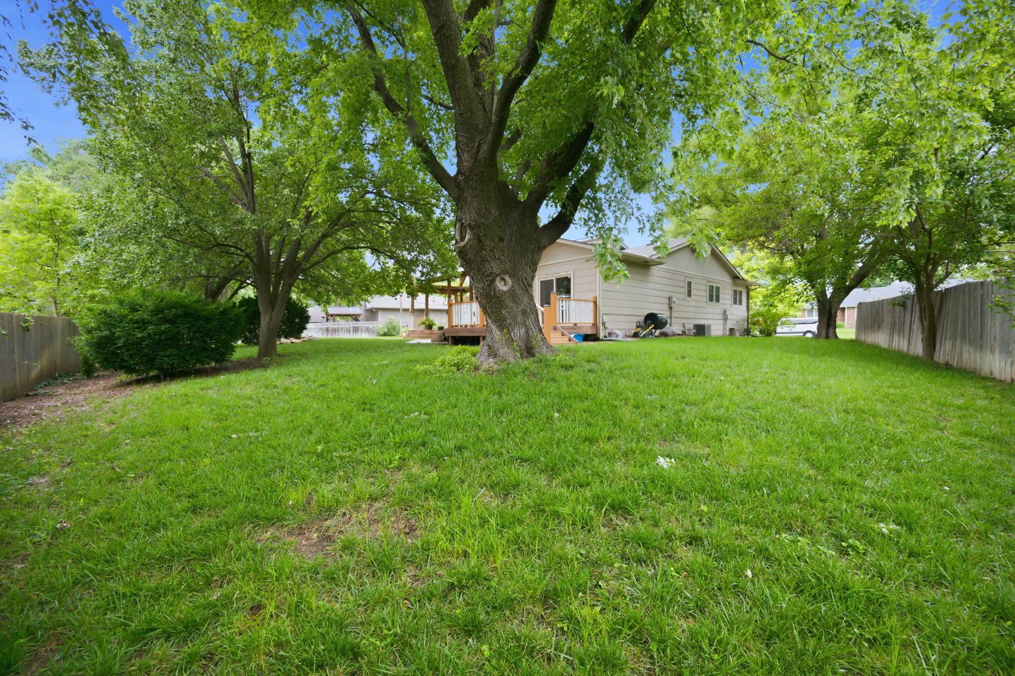 1325 N Split Rail Property Photo 31