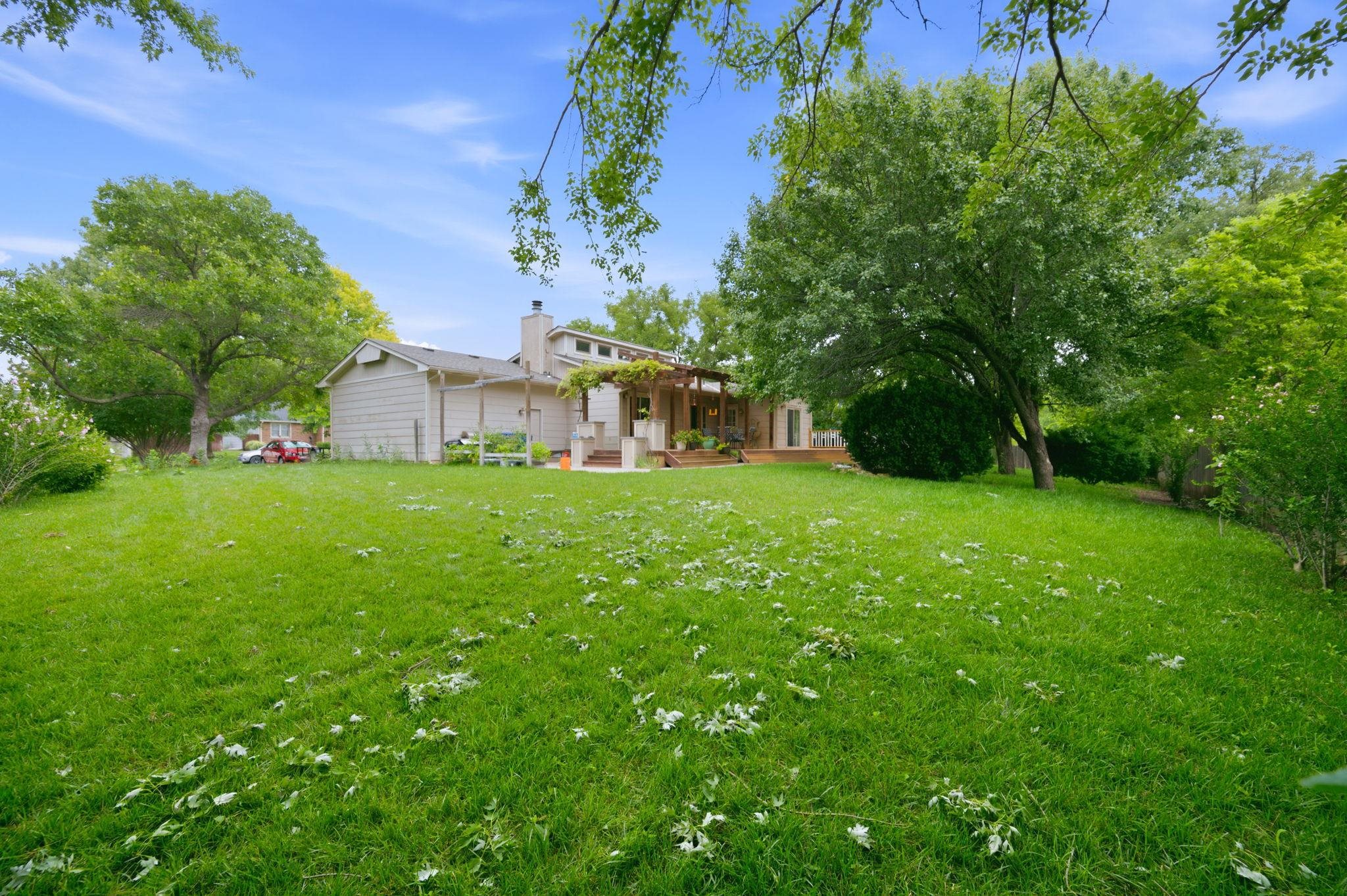 1325 N Split Rail Property Photo 32
