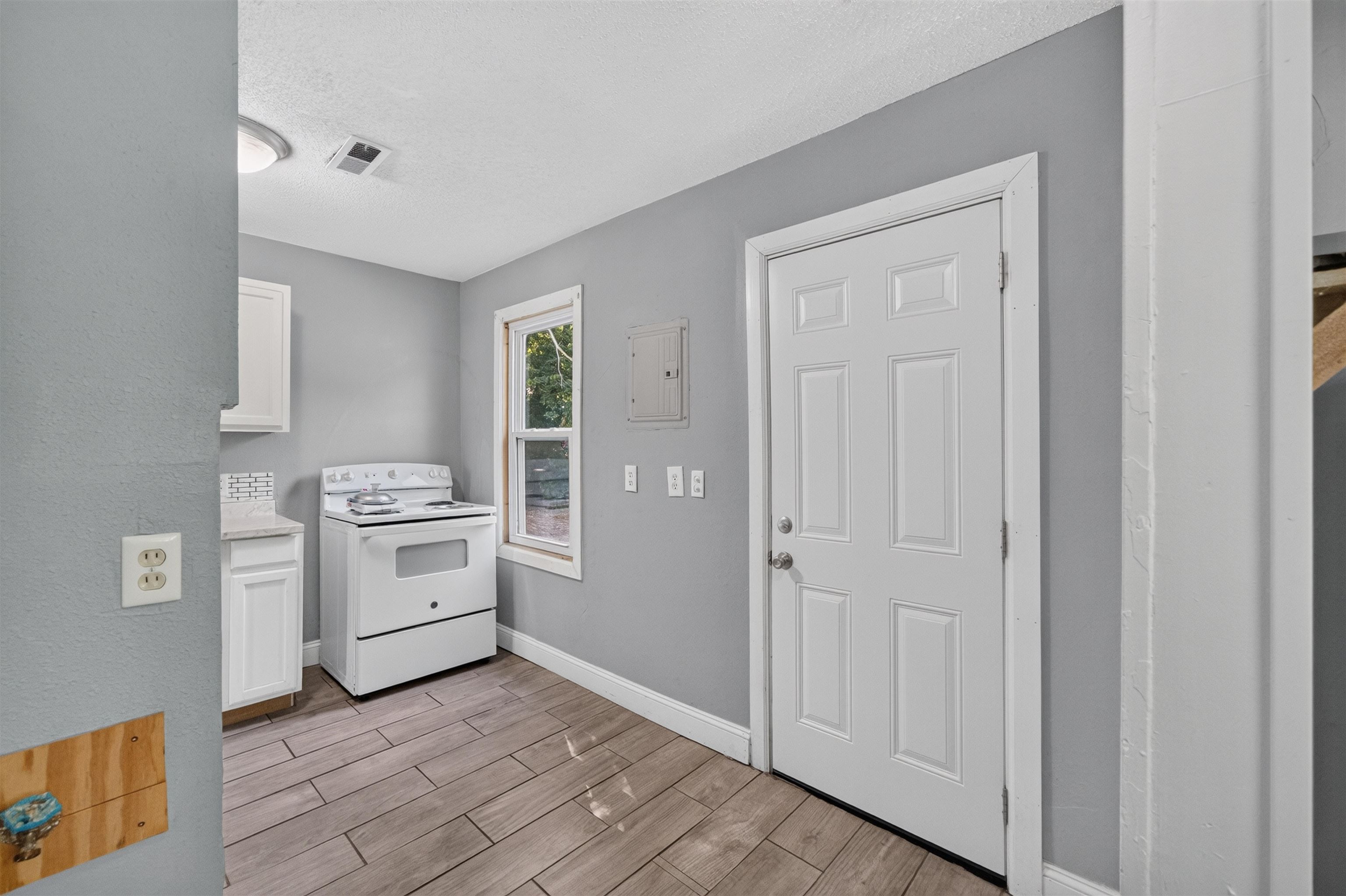 3521 E Sunview Ave Property Photo 6