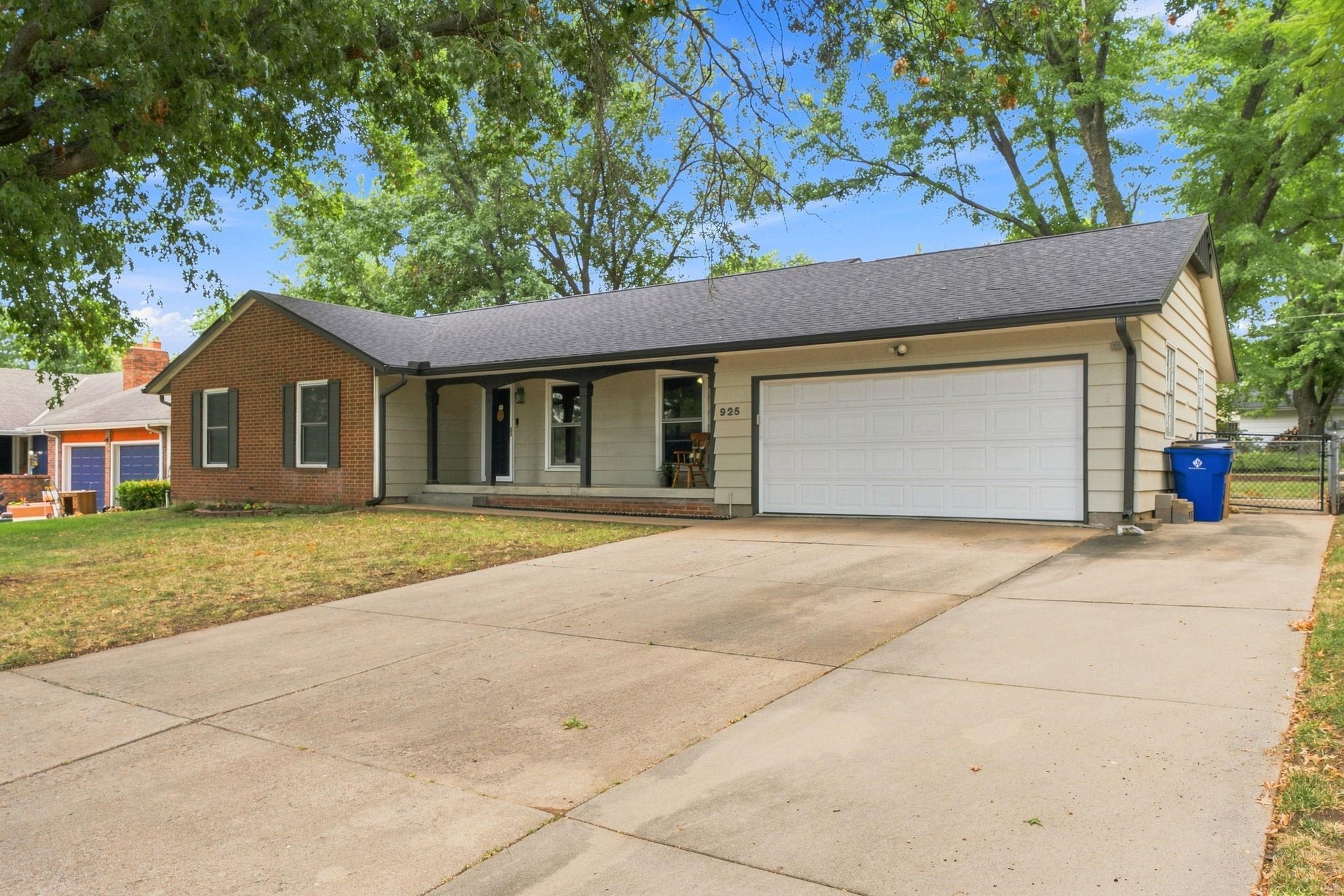 925 E Wedgewood Dr Property Photo 35