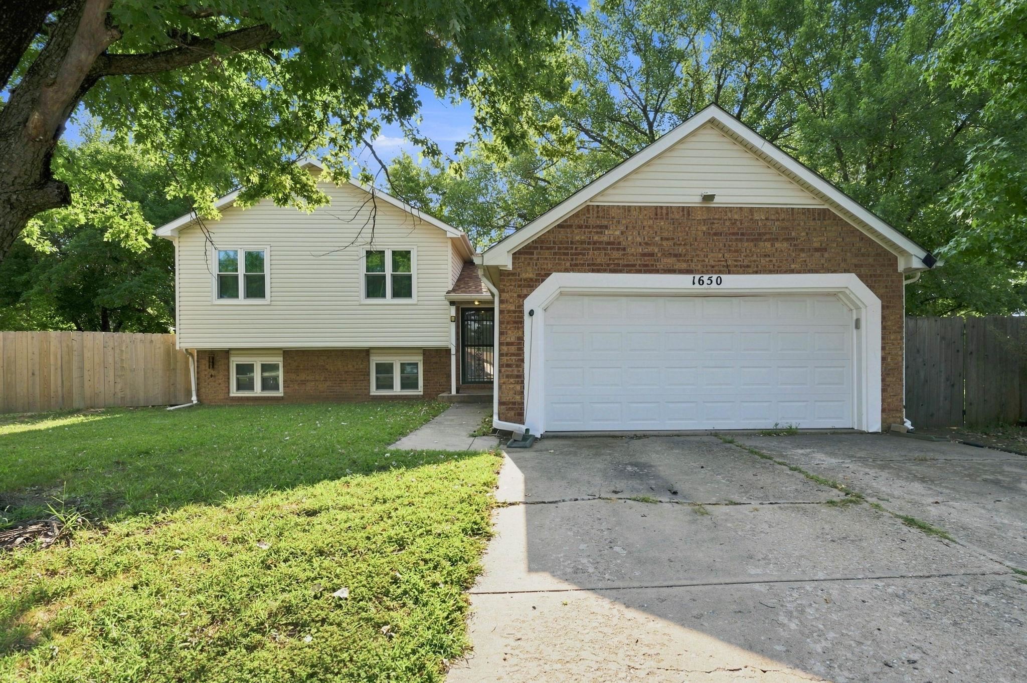 1650 S Willow Oak Ct Property Photo 1