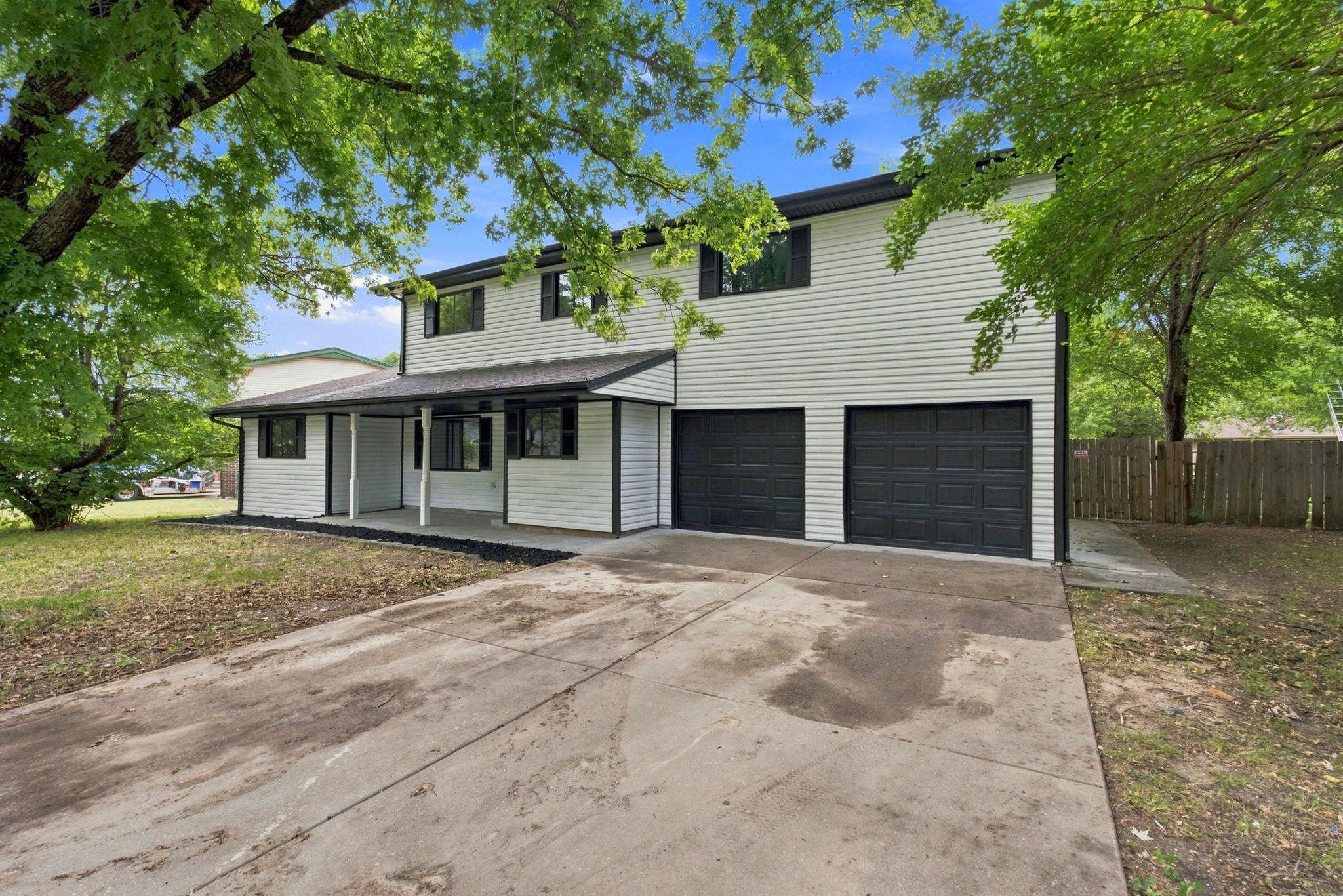 519 Renee Dr Property Photo 1