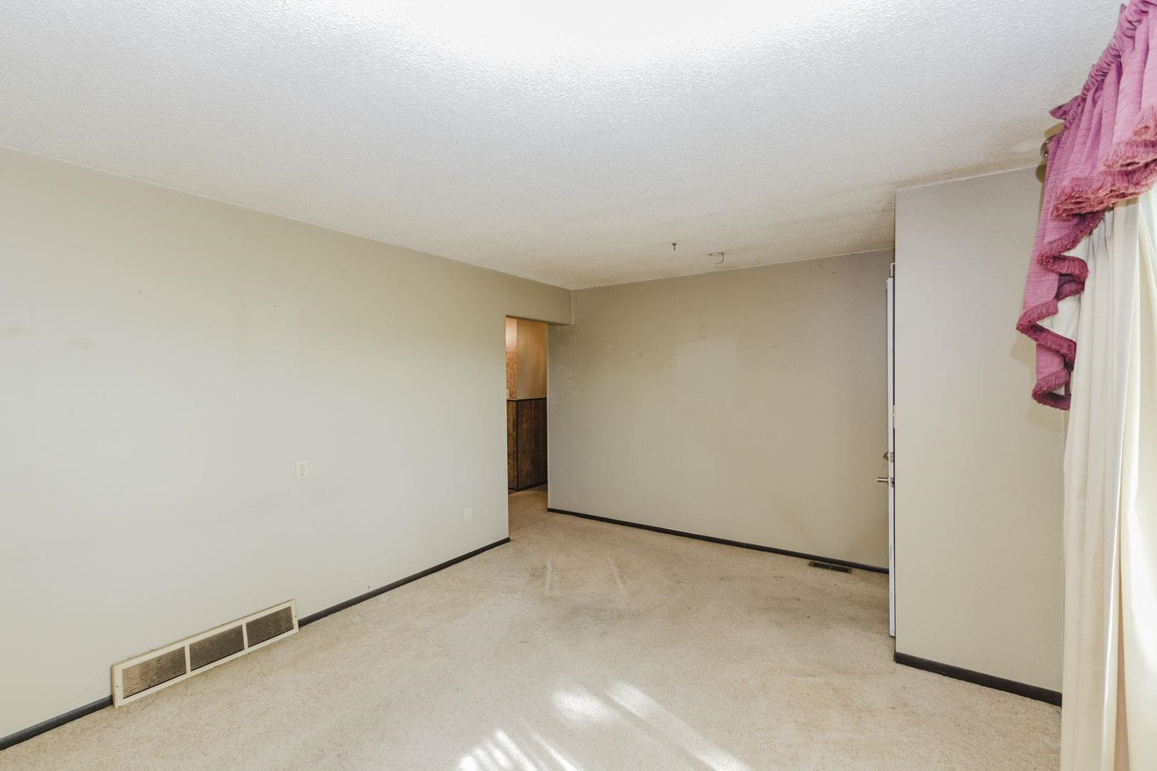 1247 N Hydraulic Property Photo 4