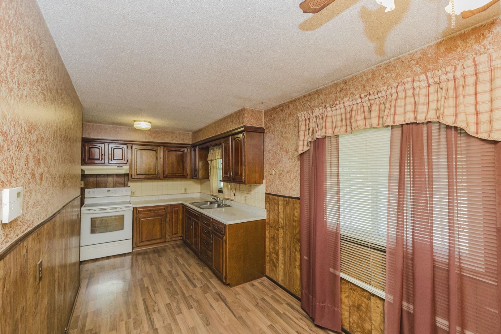1247 N Hydraulic Property Photo 5
