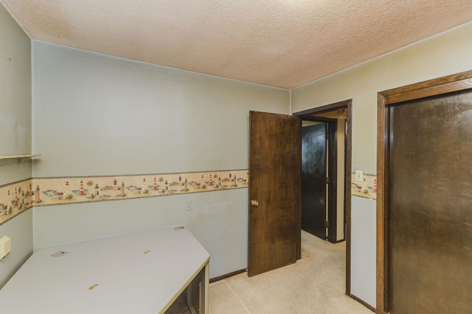 1247 N Hydraulic Property Photo 14