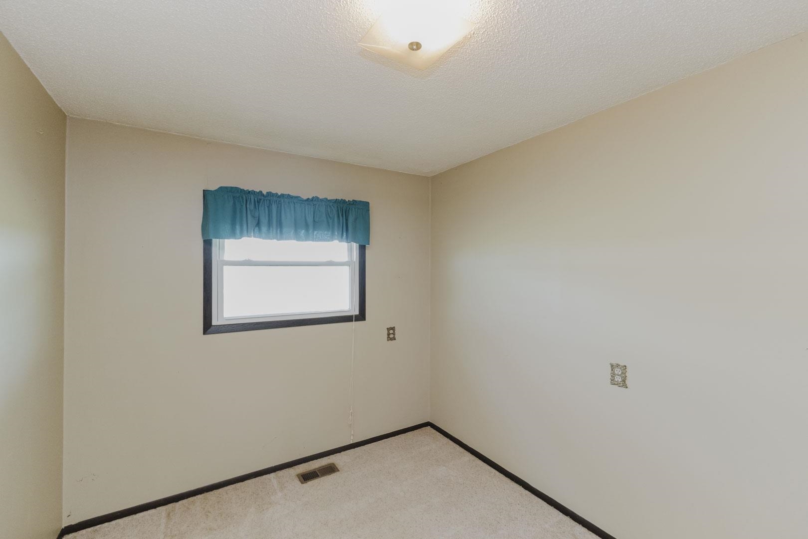 1247 N Hydraulic Property Photo 15
