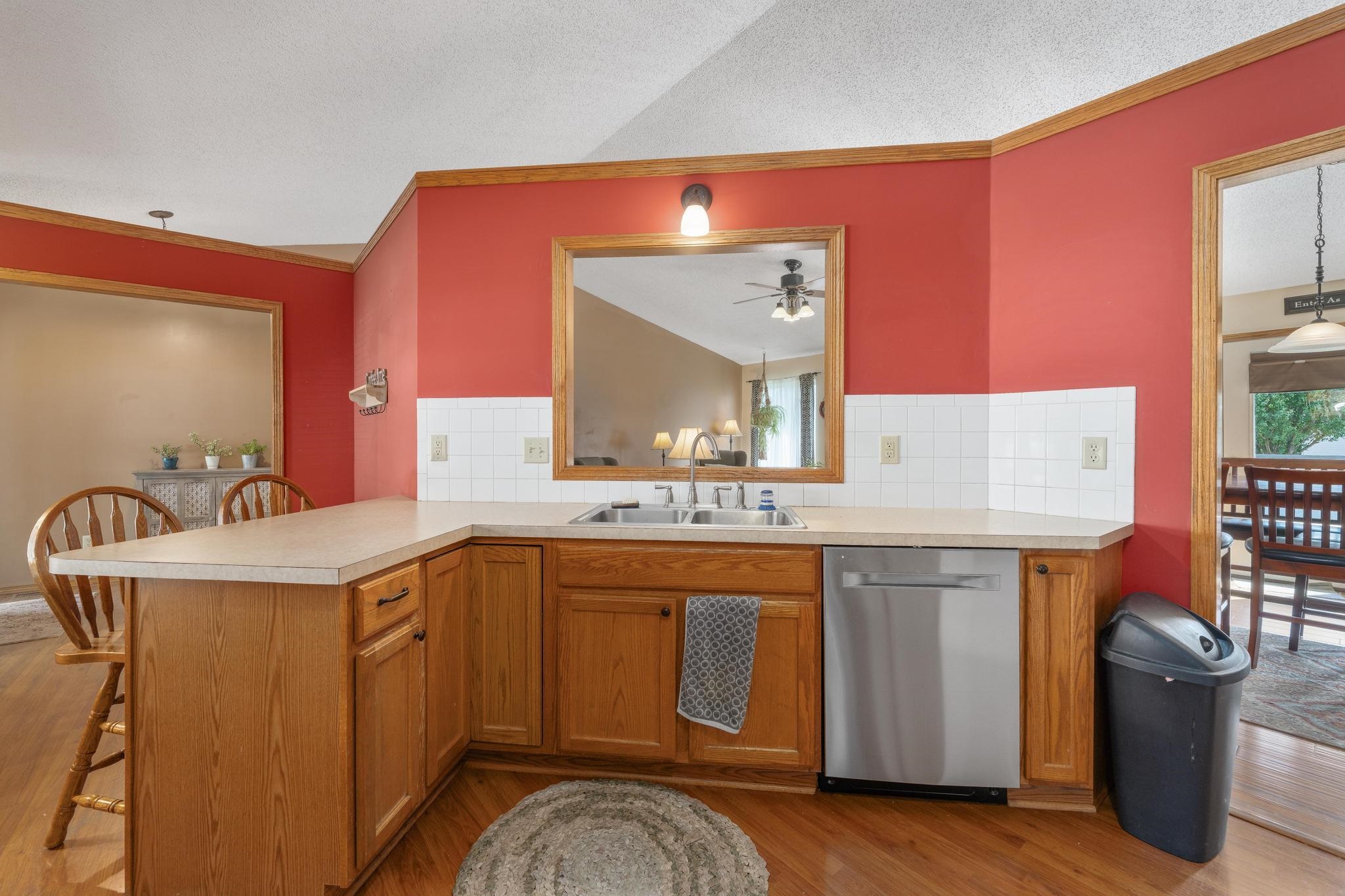 1325 N Stewart St Property Photo 9