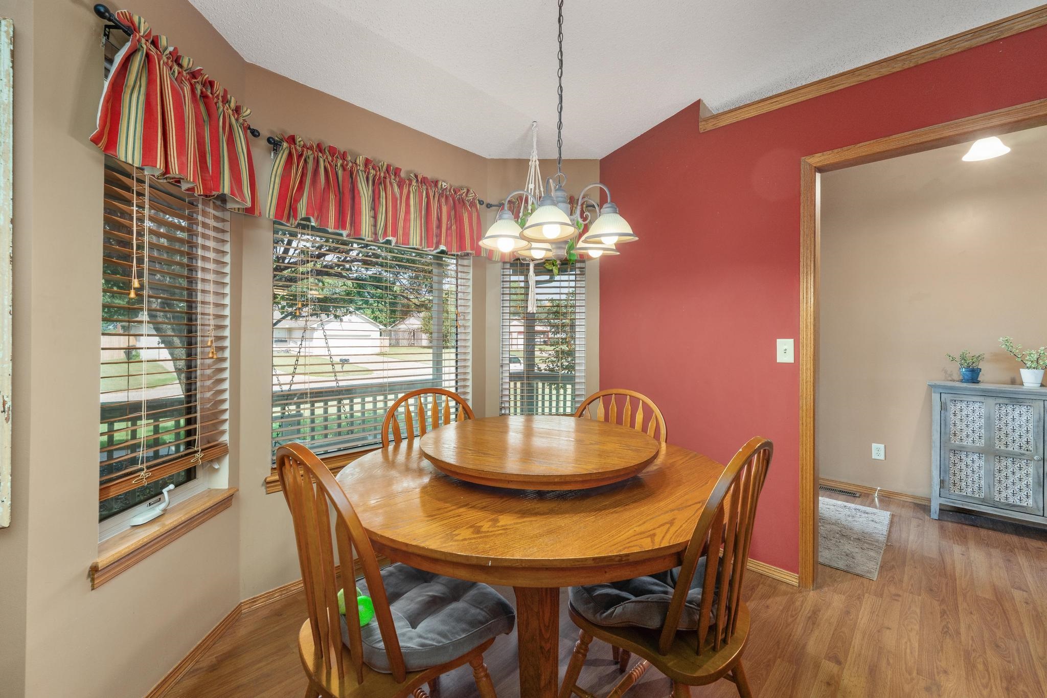 1325 N Stewart St Property Photo 10