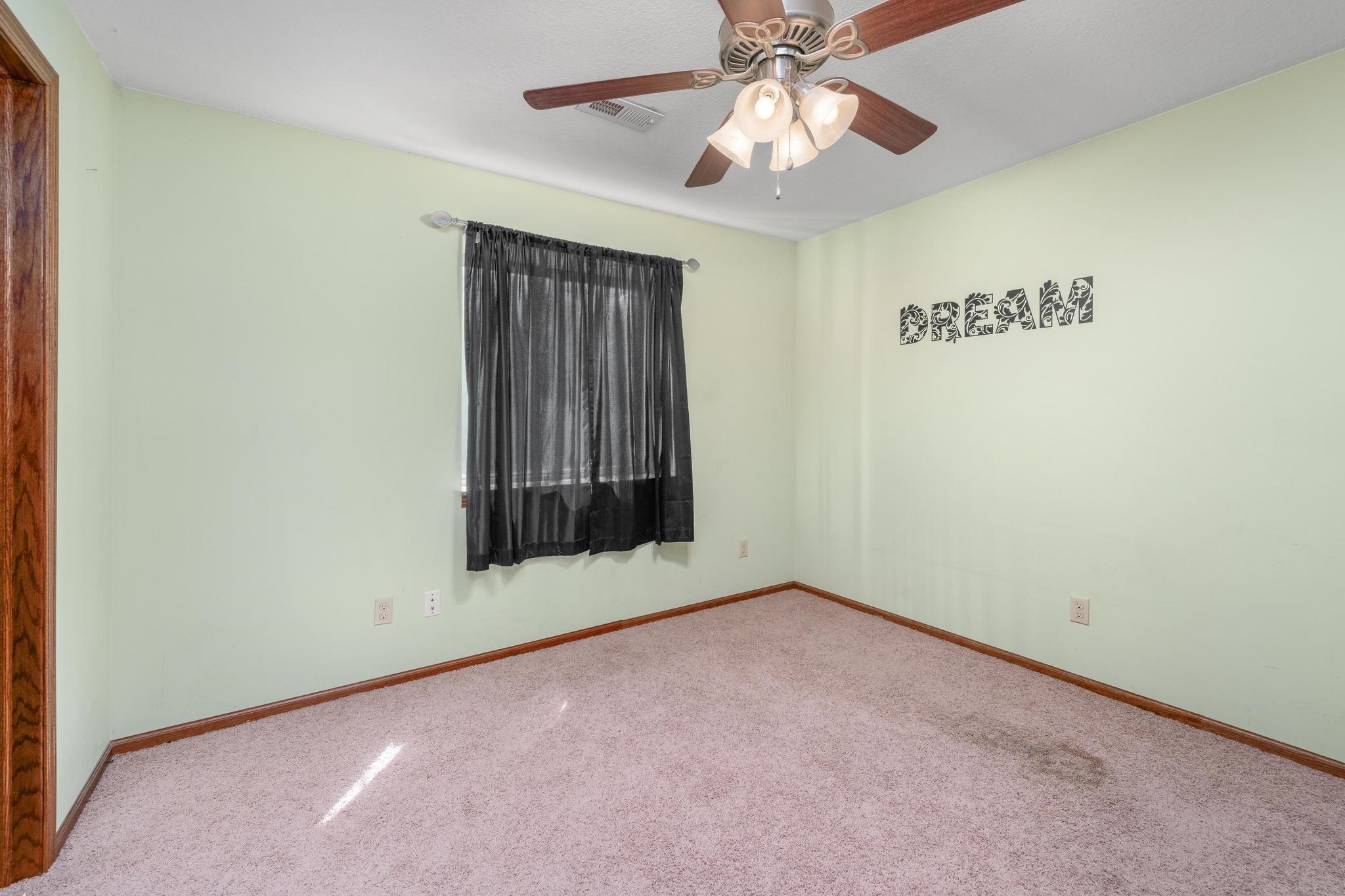 1325 N Stewart St Property Photo 27