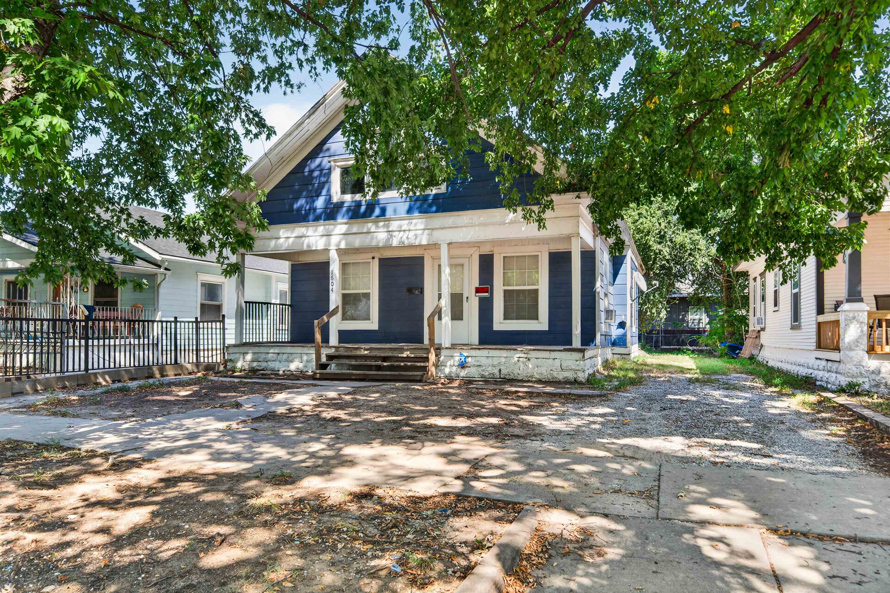 1604 N Topeka Property Photo 2