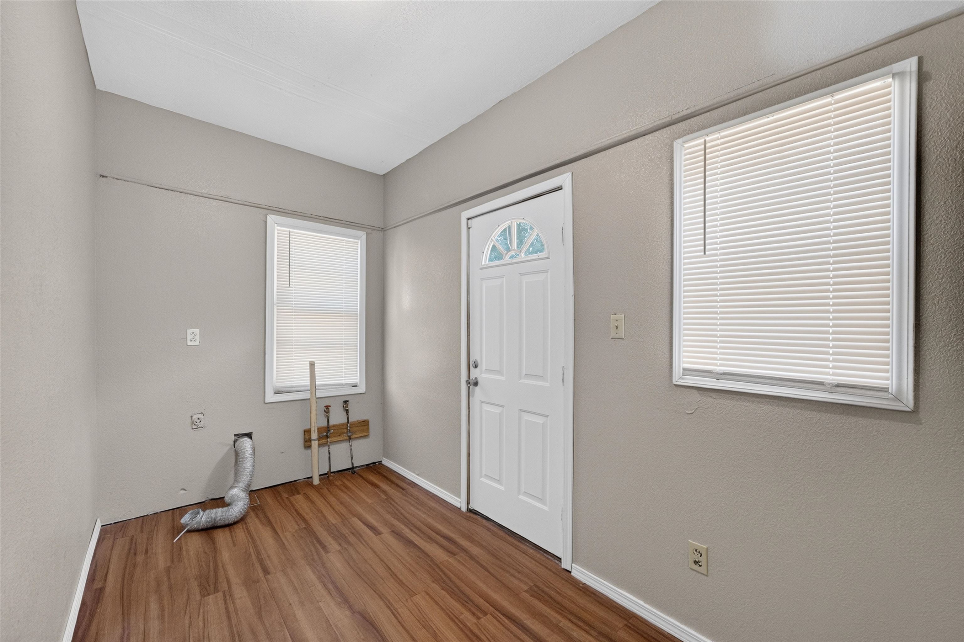 1604 N Topeka Property Photo 17