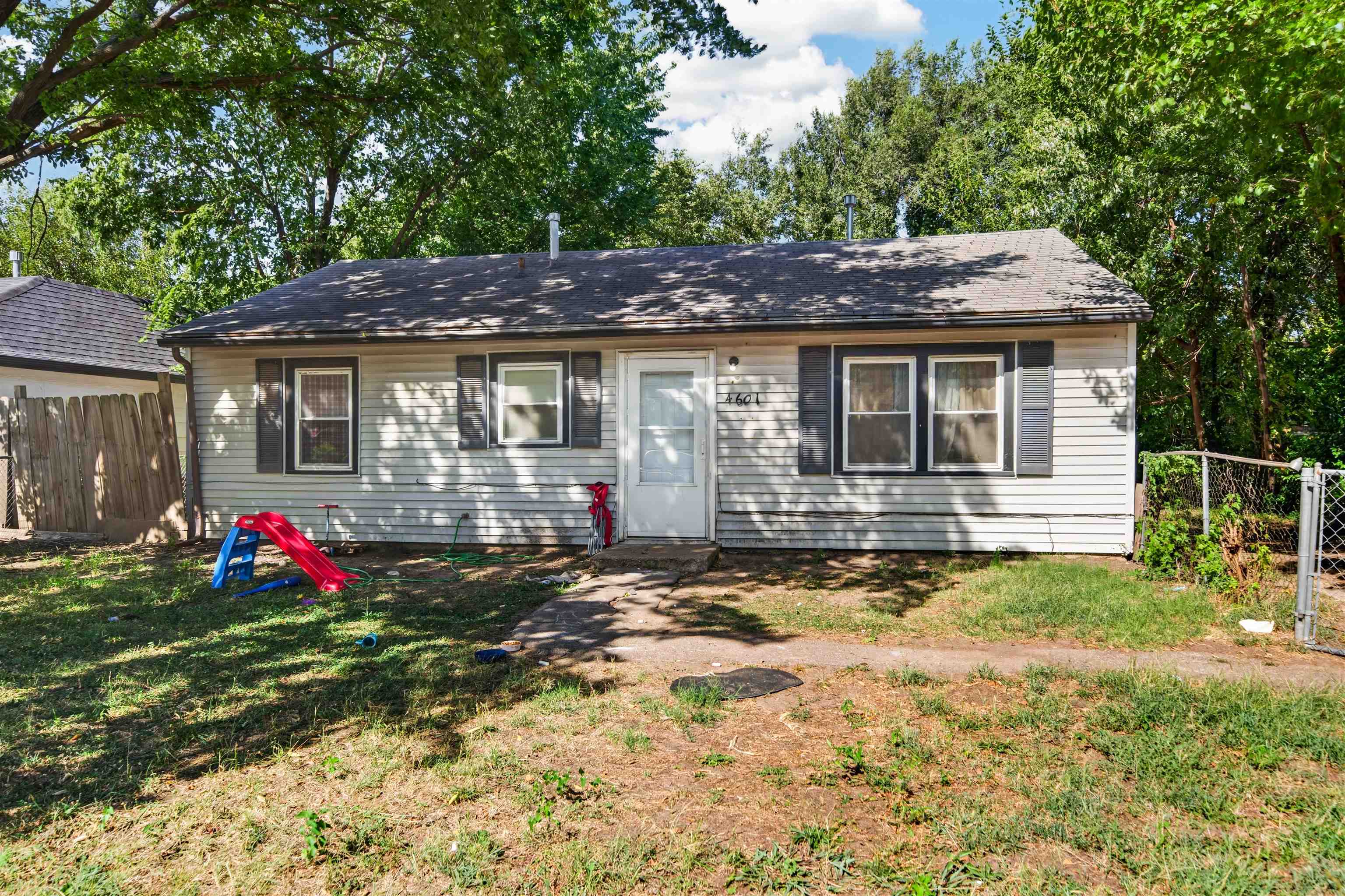 4601 S Brookhaven St Property Photo 2