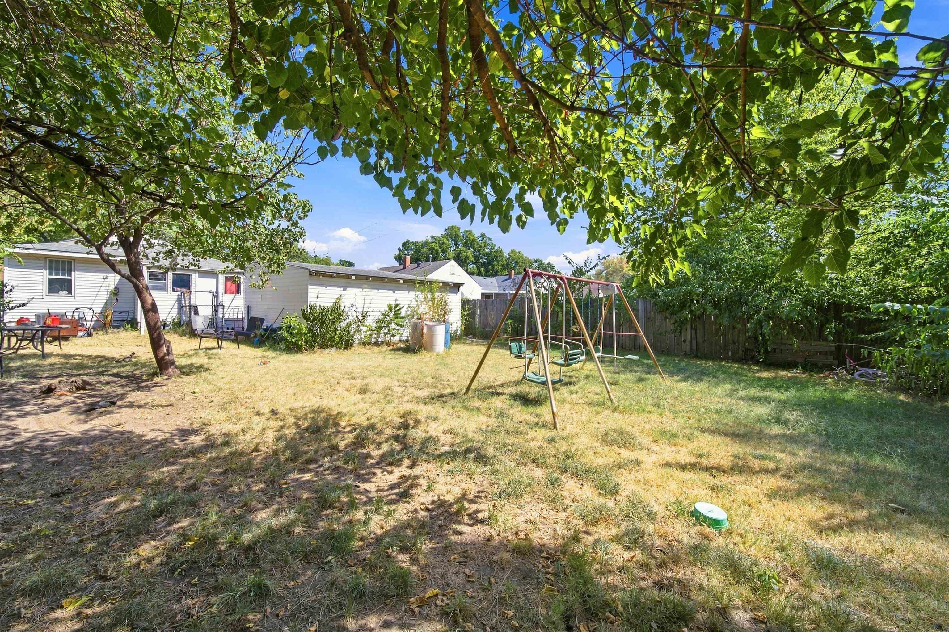 1717 S Washington Property Photo 19