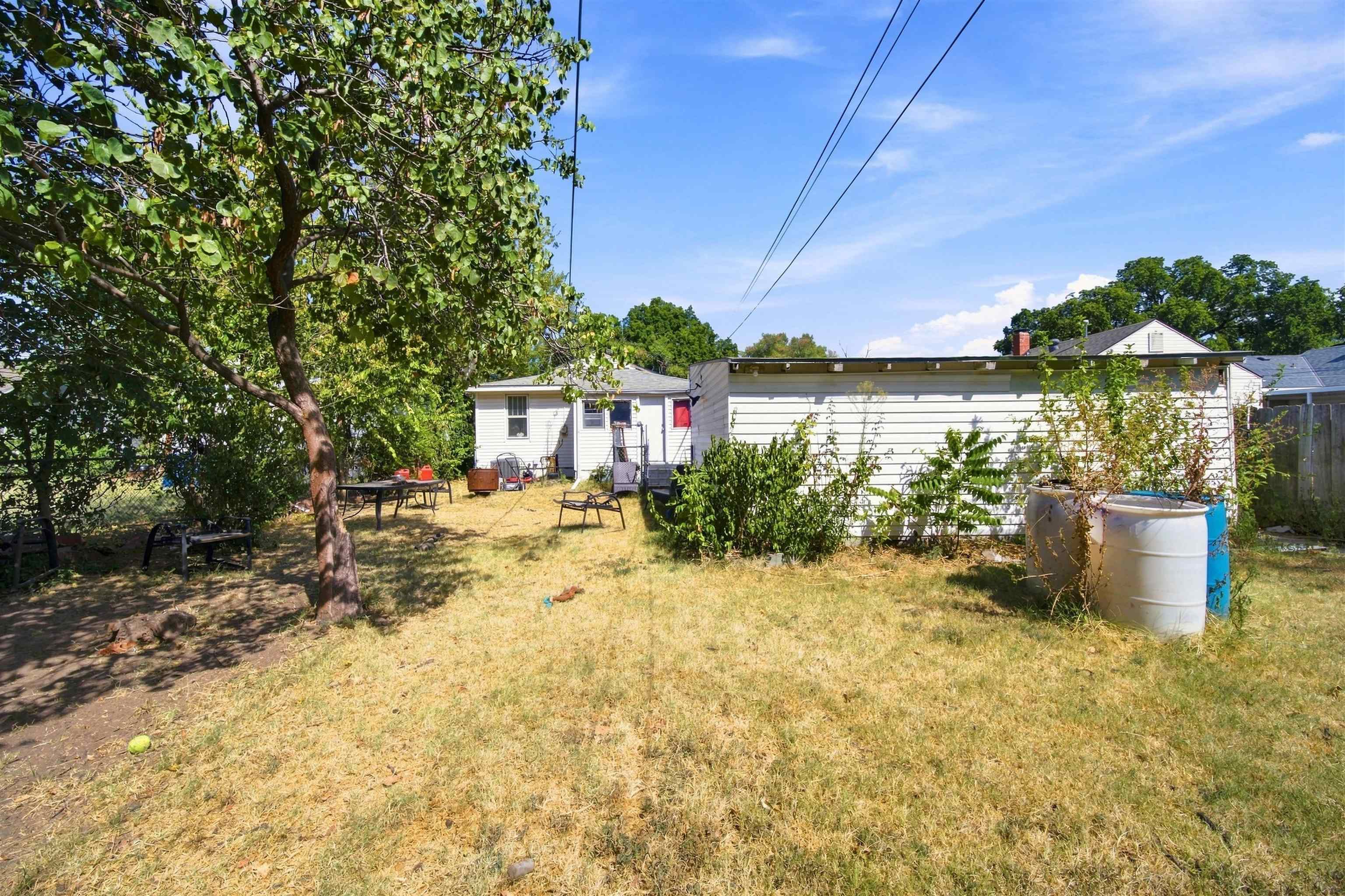 1717 S Washington Property Photo 20