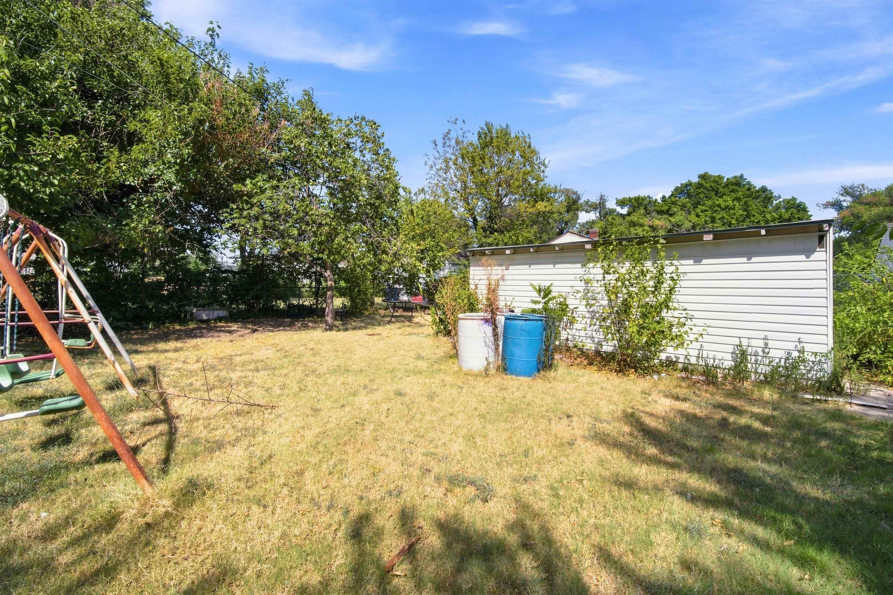 1717 S Washington Property Photo 21