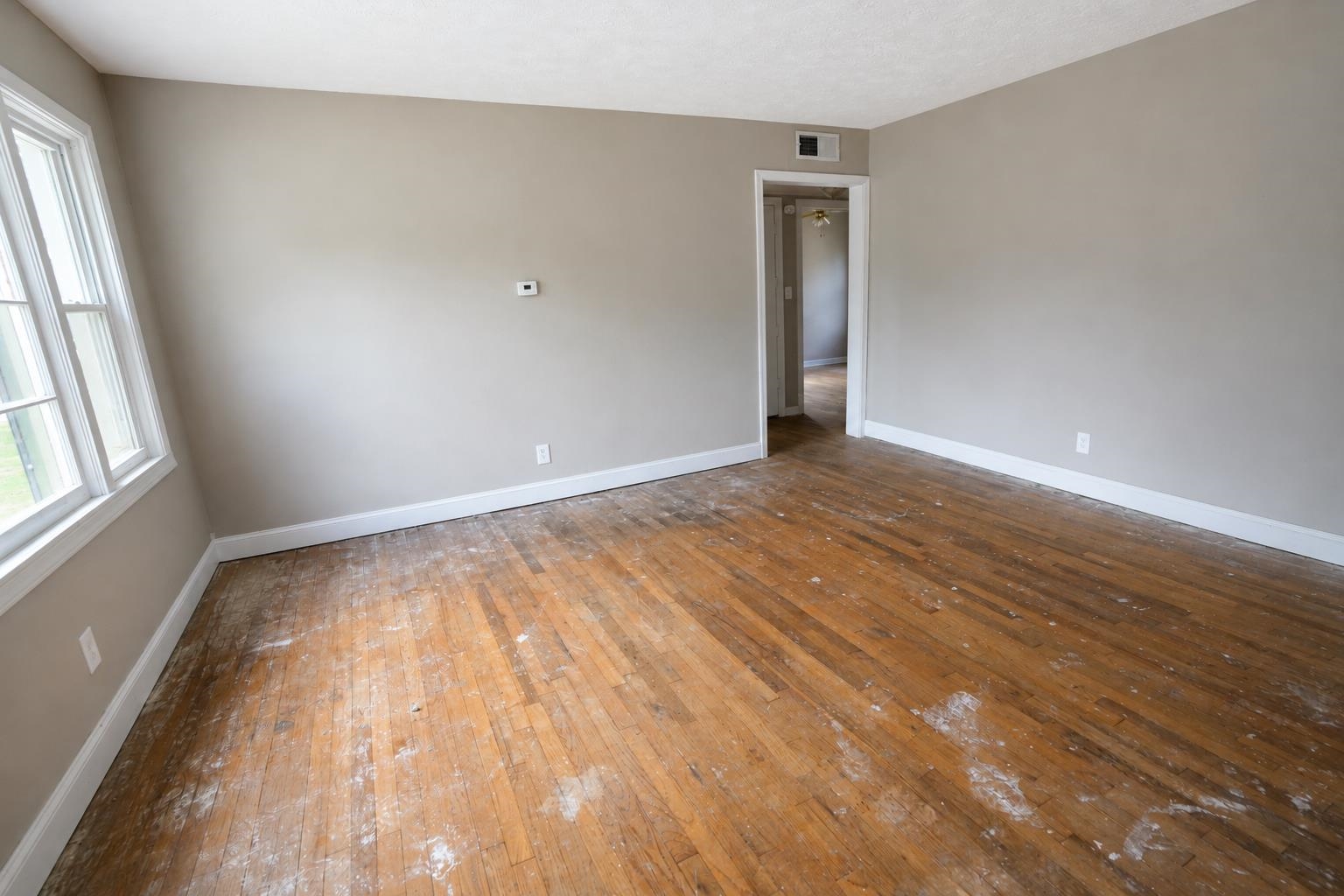 514 Windsor Property Photo 2