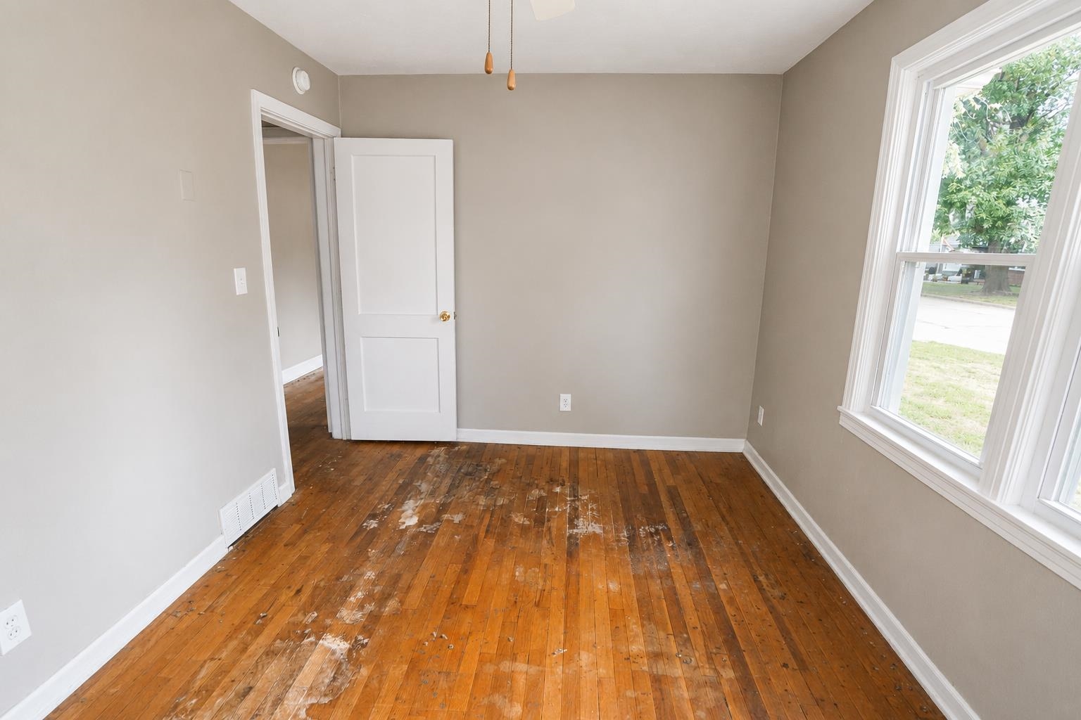 514 Windsor Property Photo 6