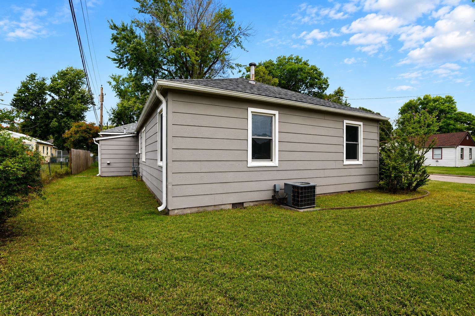 514 Windsor Property Photo 10