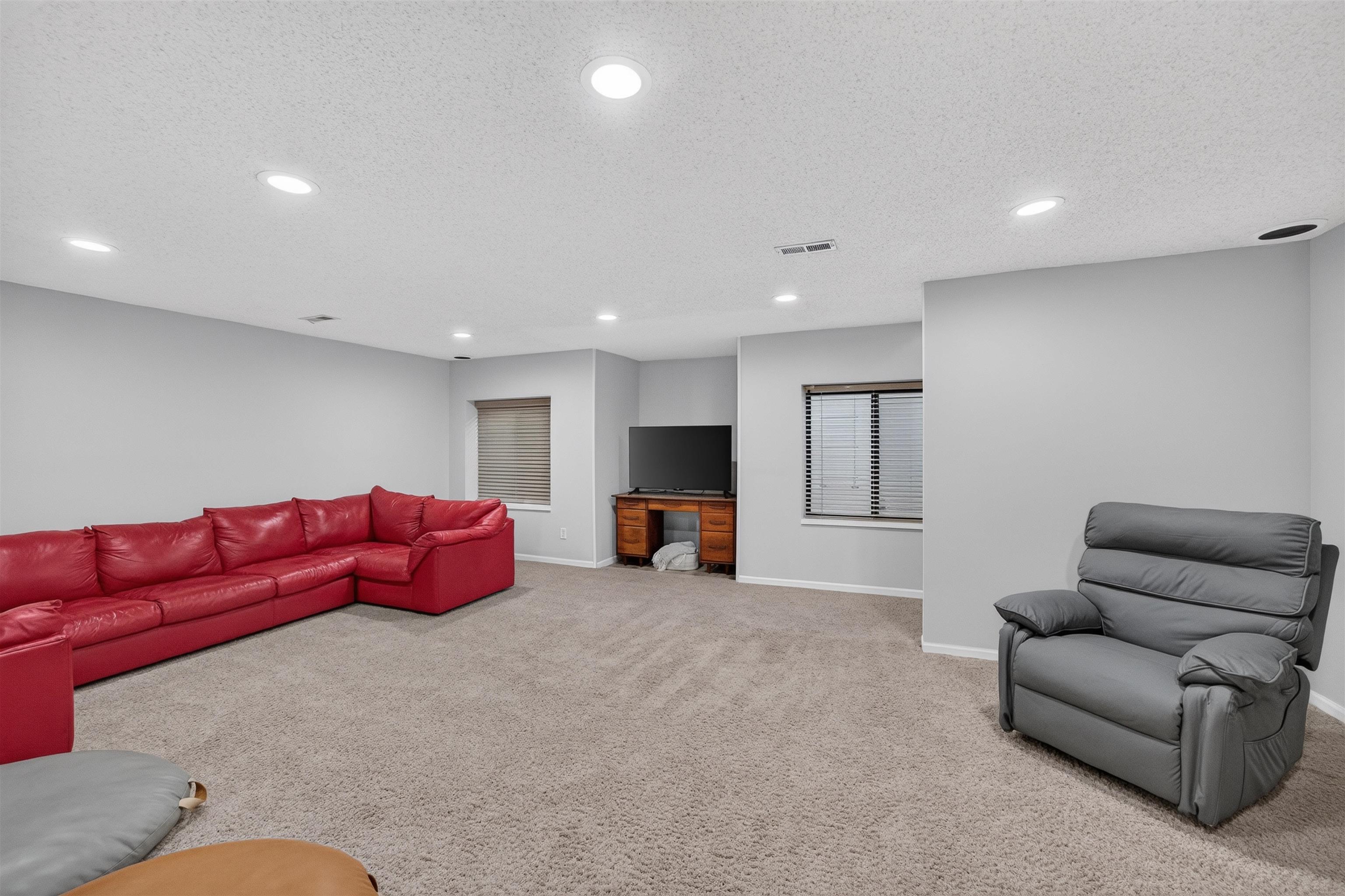 607 N Brookhaven Dr Property Photo 30