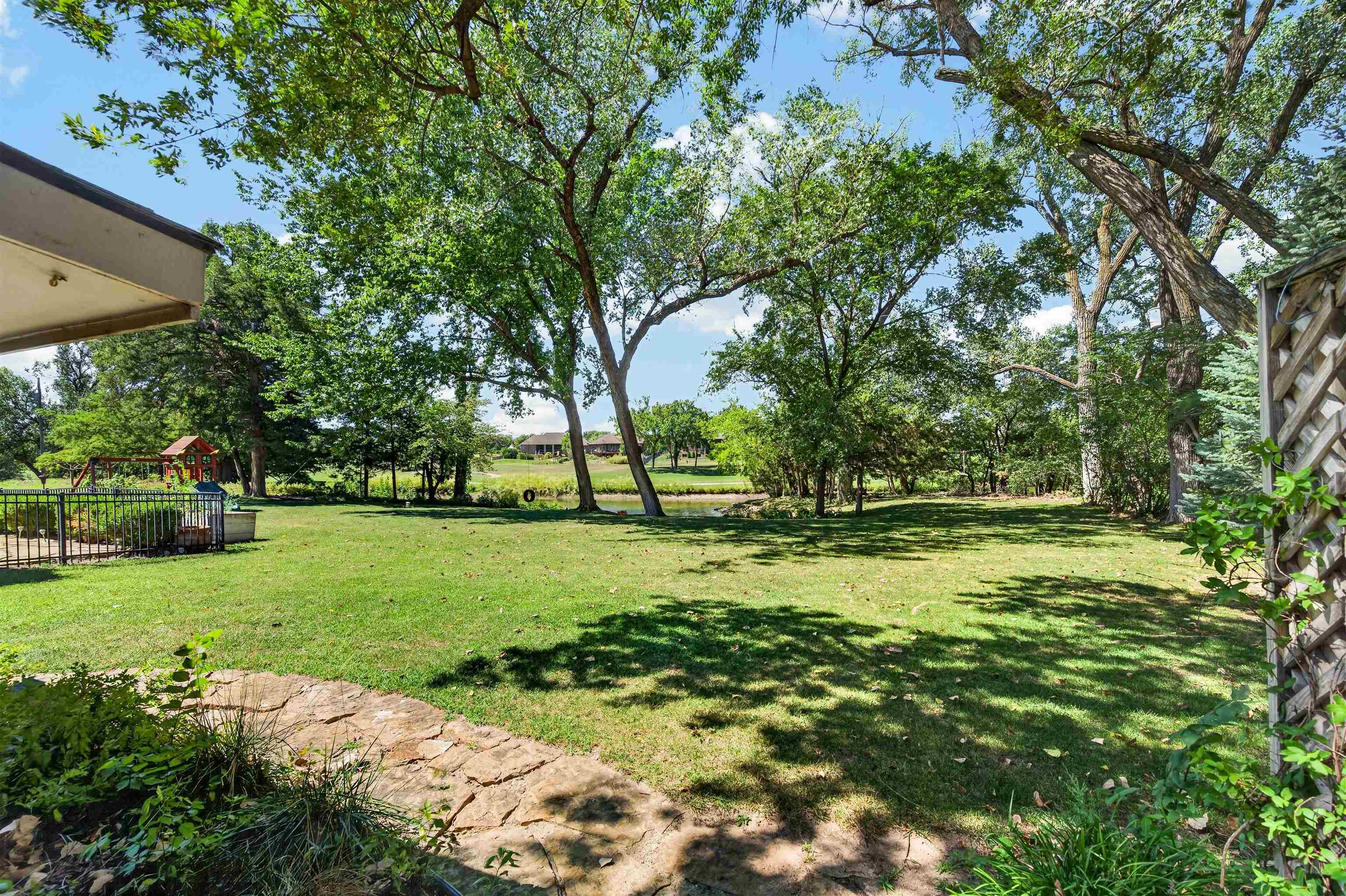 607 N Brookhaven Dr Property Photo 32