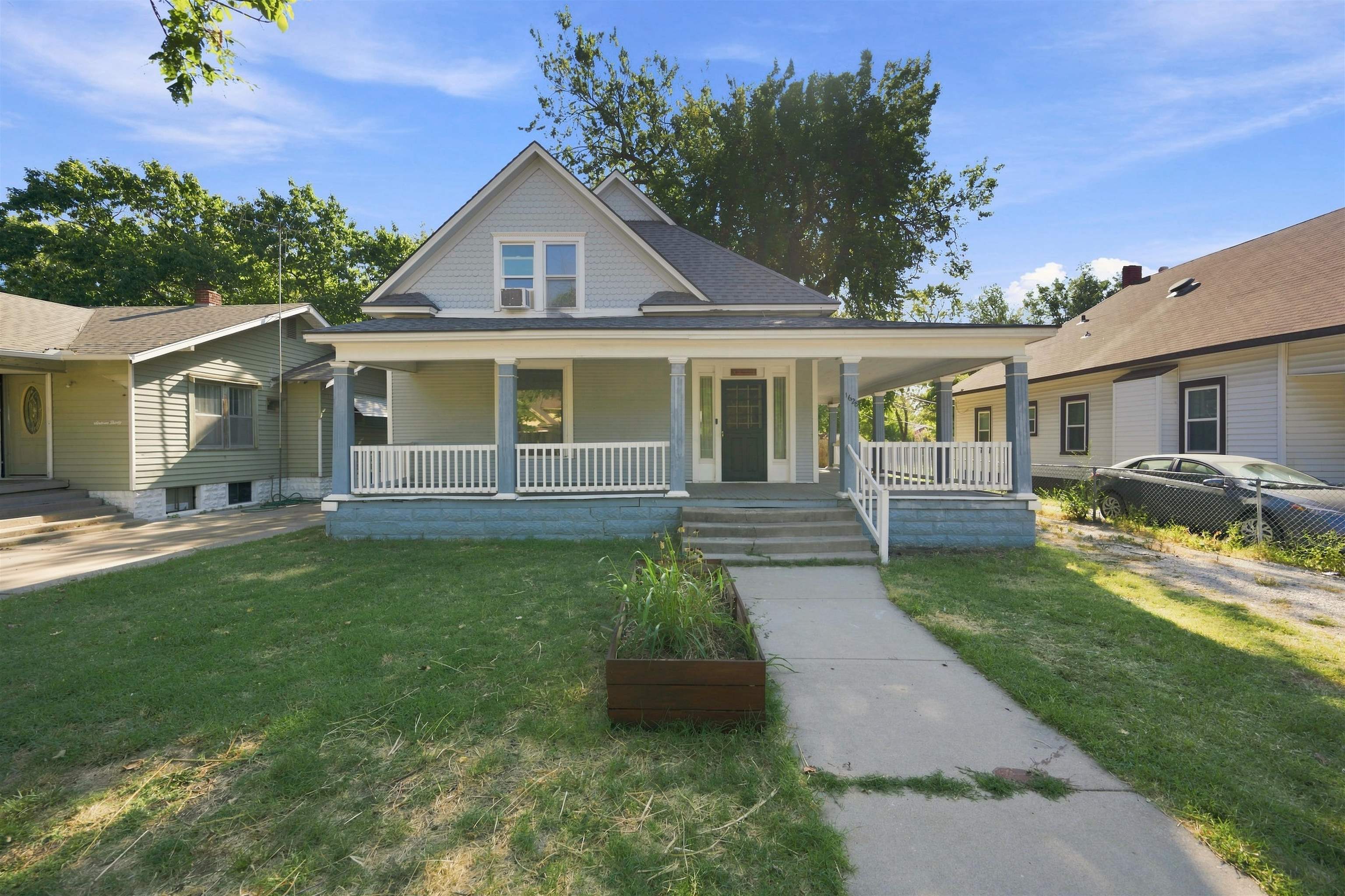 1628 N Waco Property Photo 1