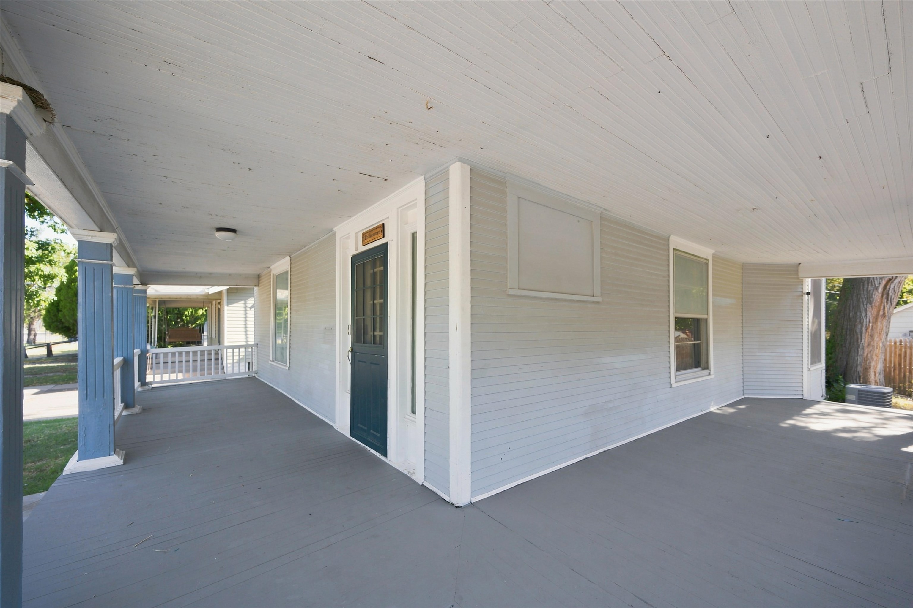 1628 N Waco Property Photo 3