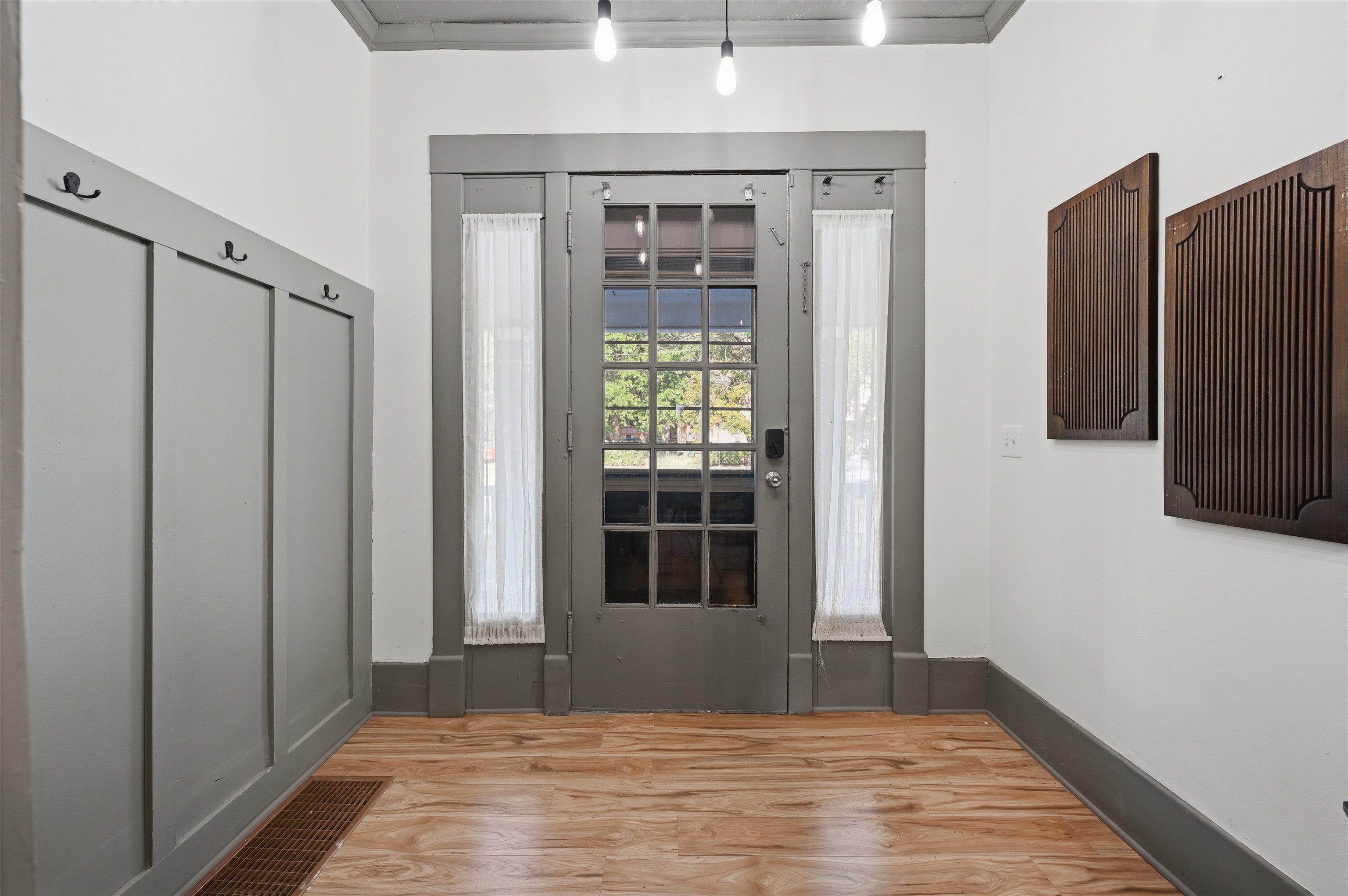 1628 N Waco Property Photo 4