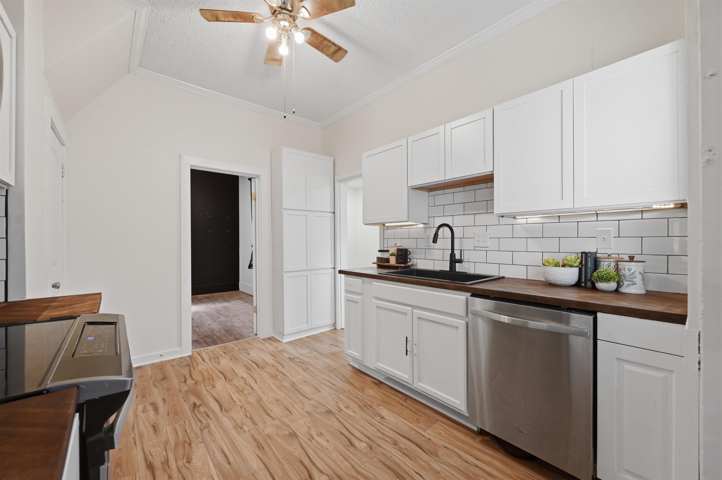 1628 N Waco Property Photo 12