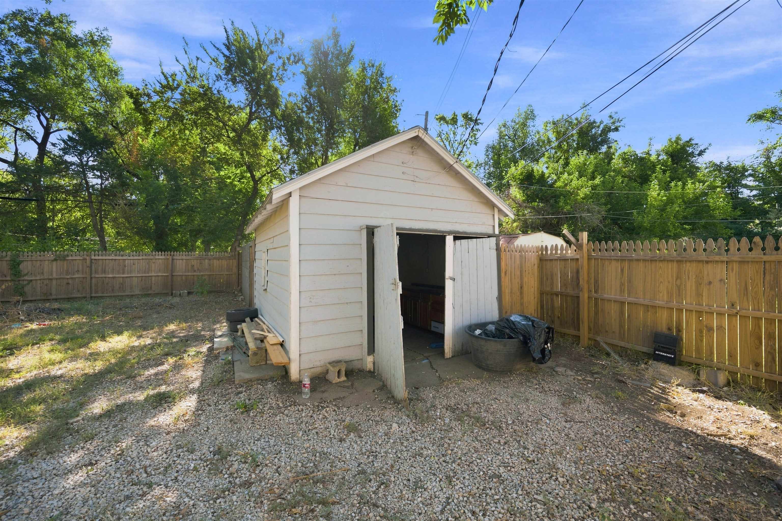 1628 N Waco Property Photo 32