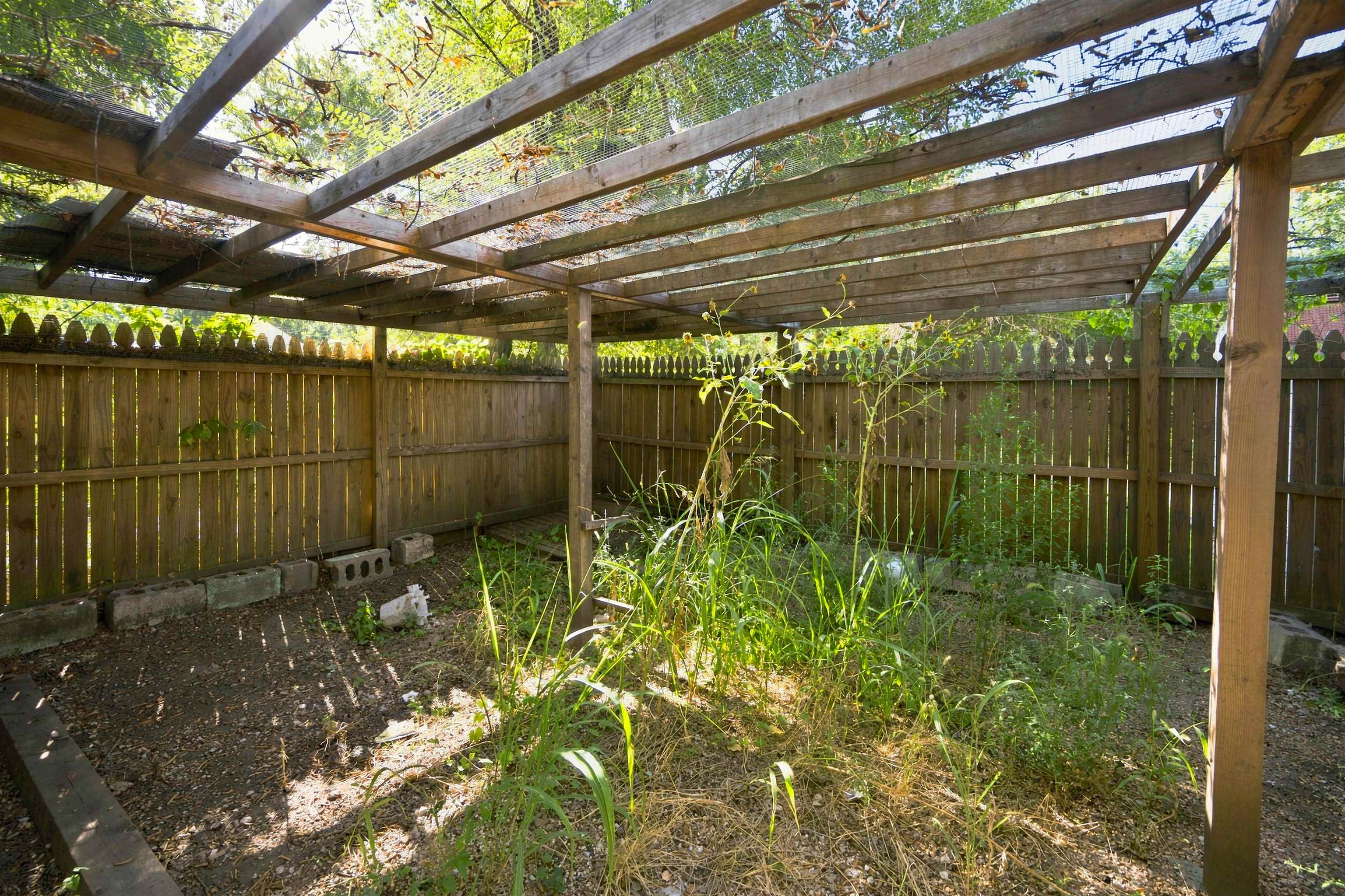 1628 N Waco Property Photo 34