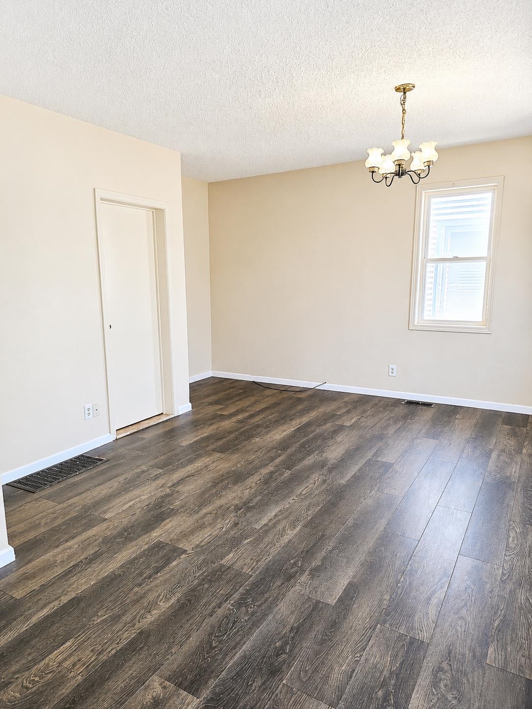 314 S 9th Property Photo 2
