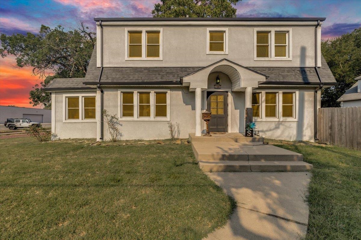 1501 N Waco Ave Property Photo 1