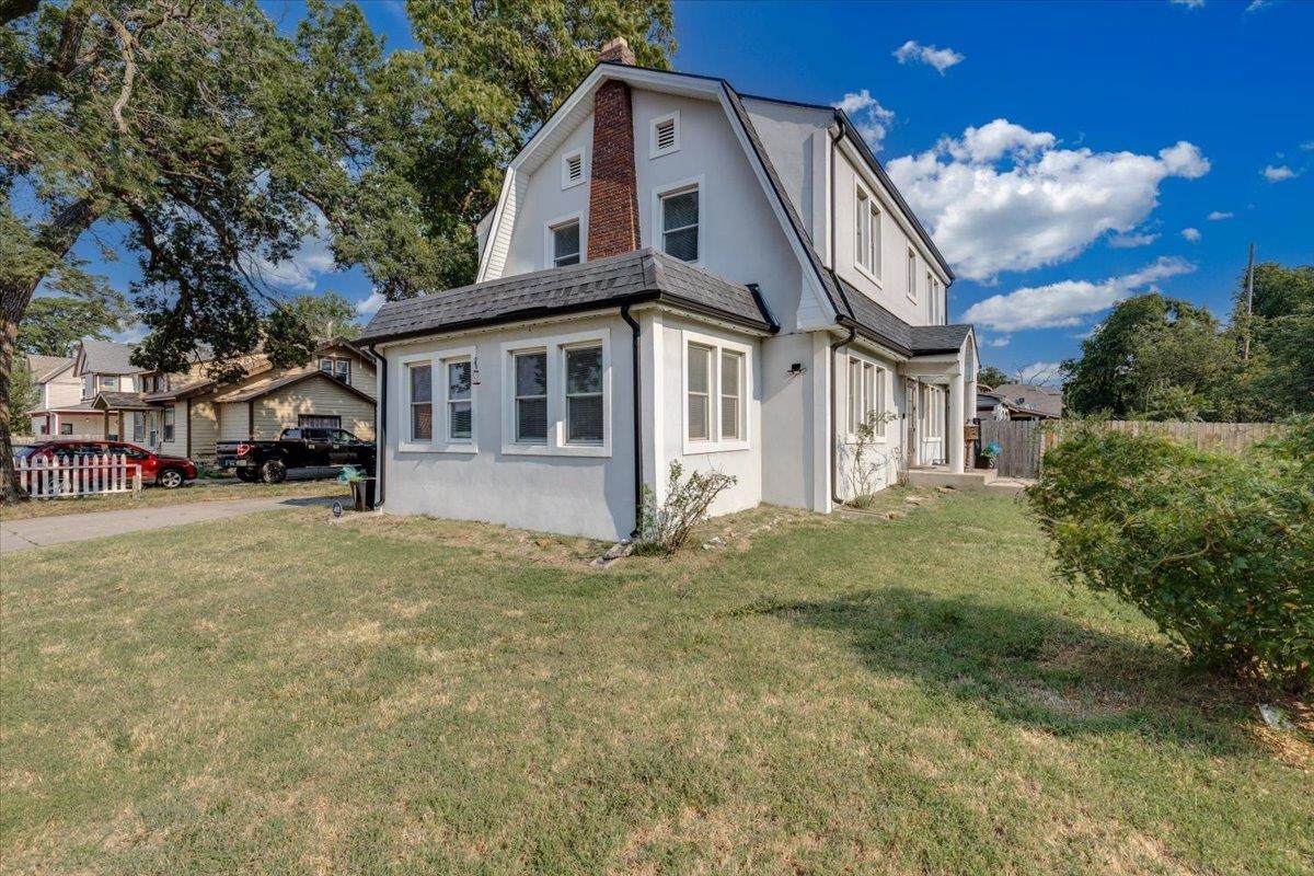 1501 N Waco Ave Property Photo 4