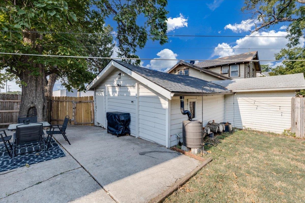 1501 N Waco Ave Property Photo 33