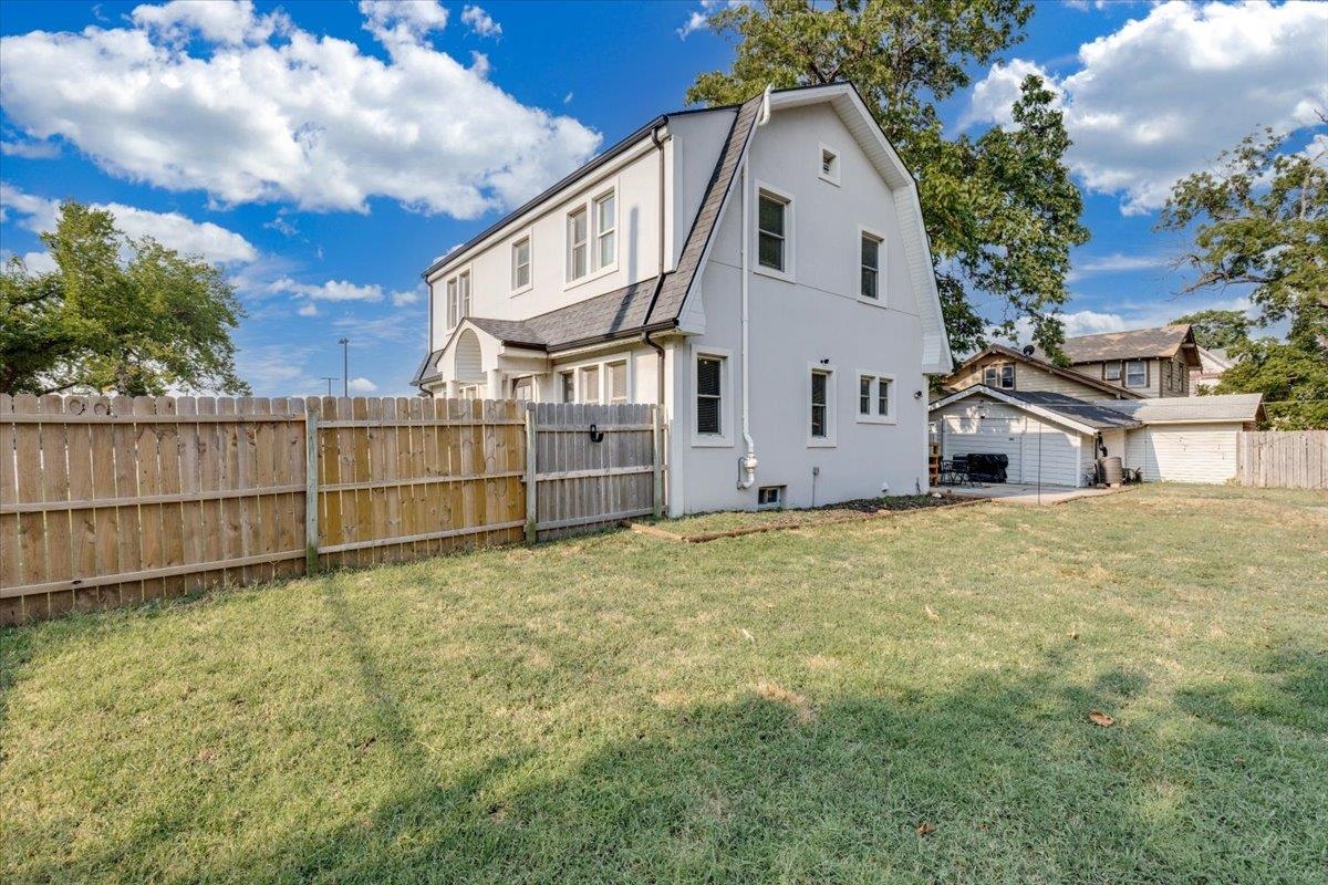 1501 N Waco Ave Property Photo 35
