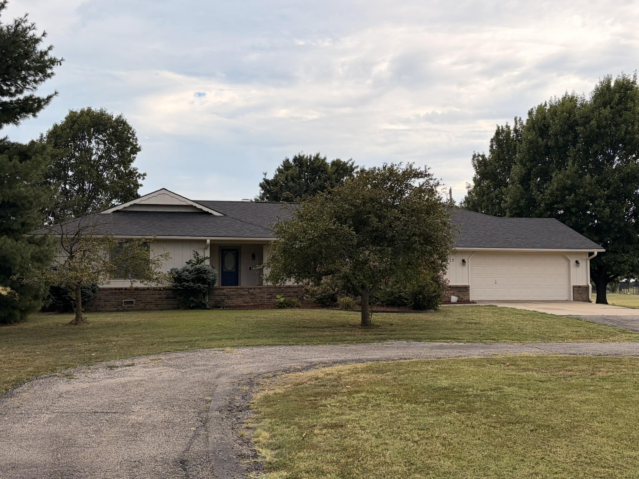 2817 E Birch Avenue Property Photo 1