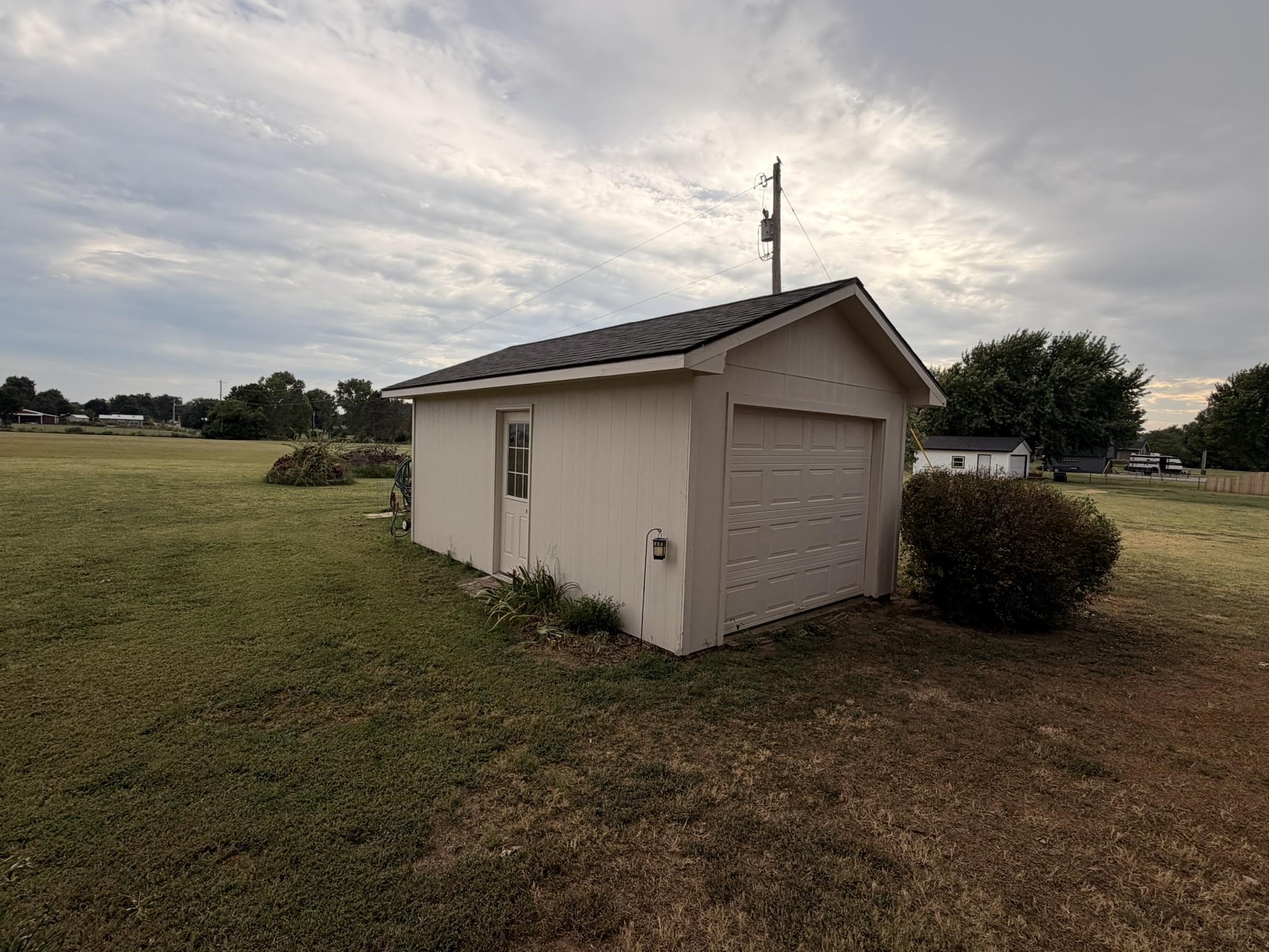 2817 E Birch Avenue Property Photo 9
