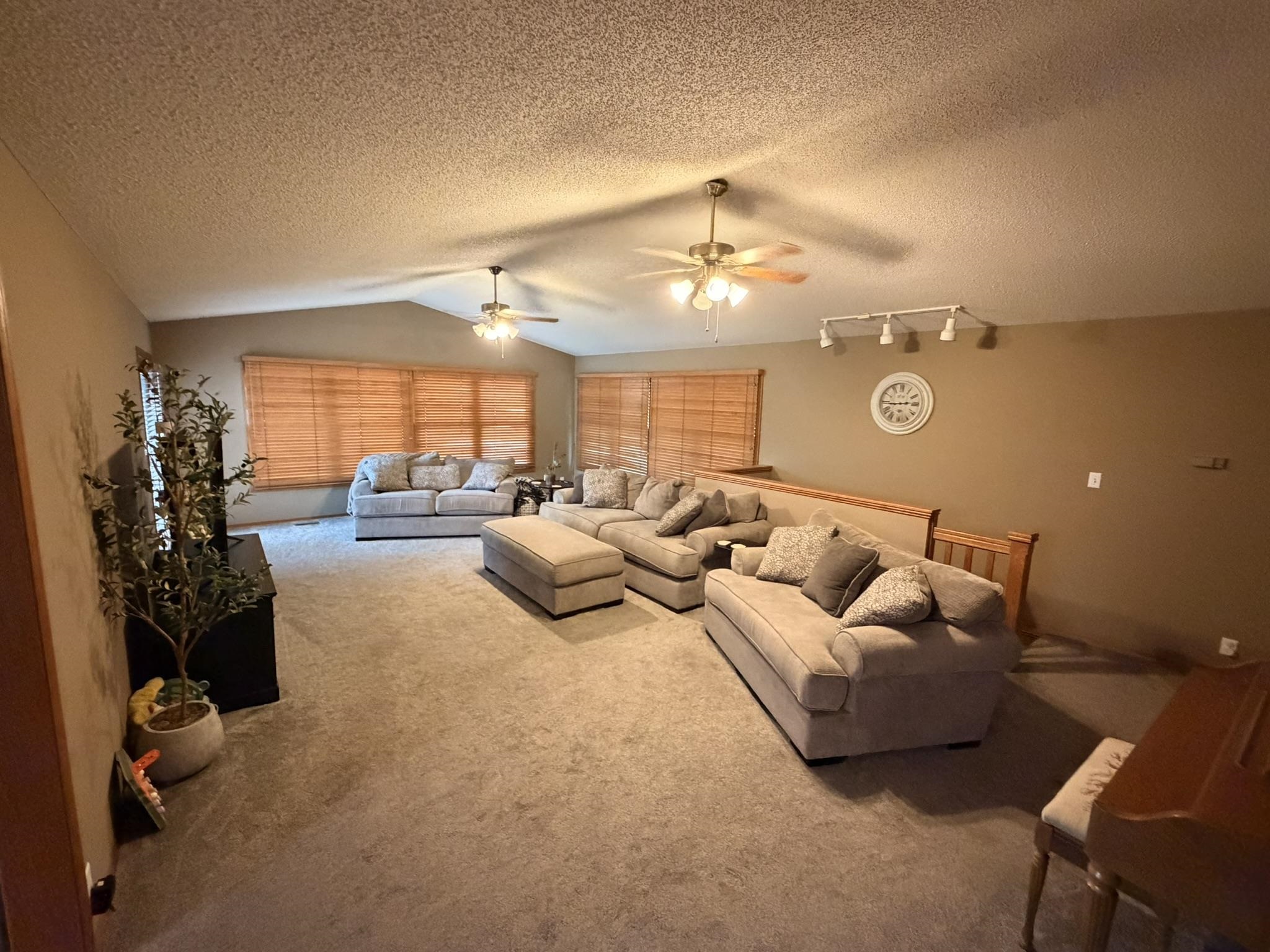 2817 E Birch Avenue Property Photo 15