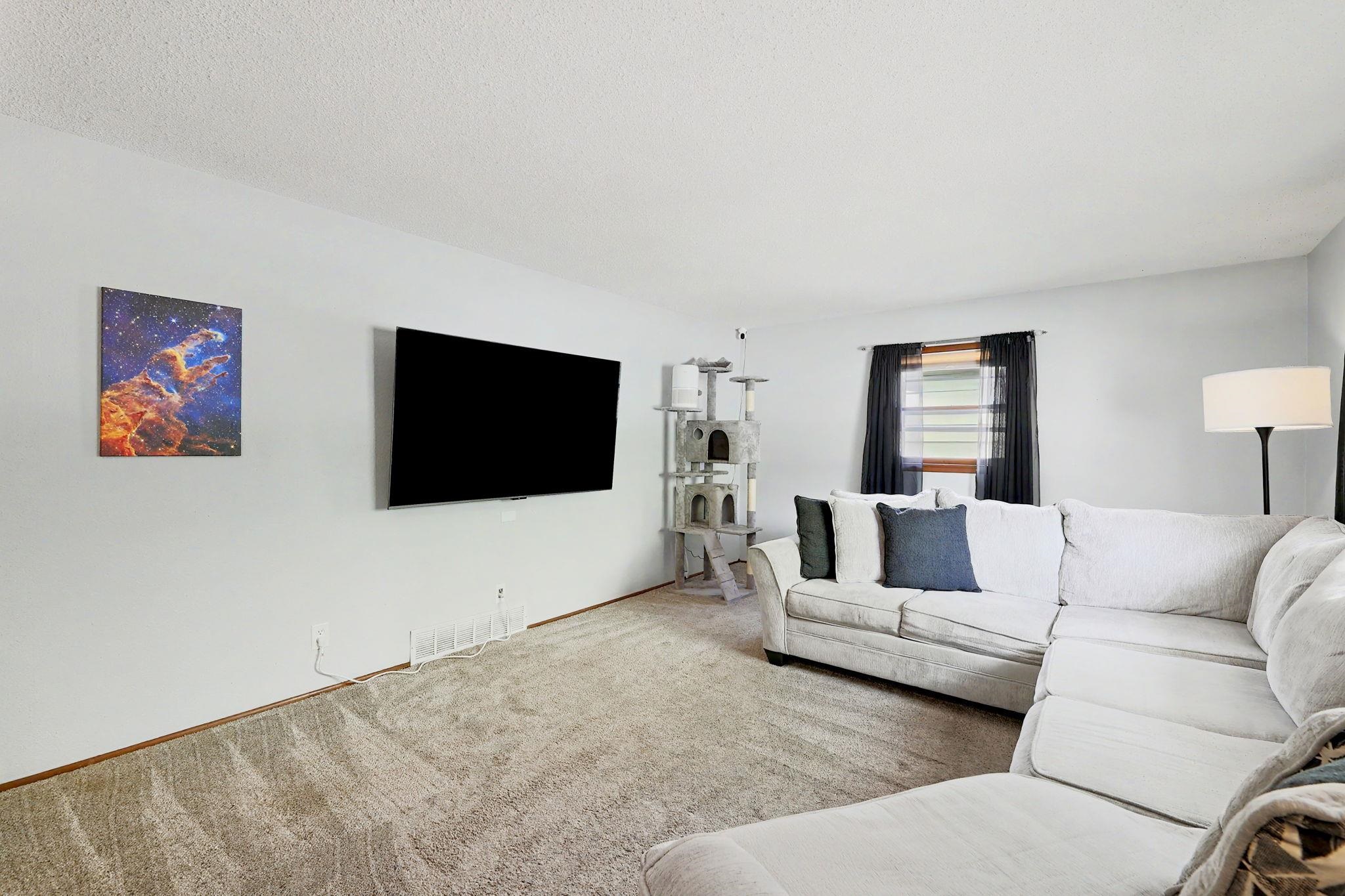 10233 W Binter Property Photo 4